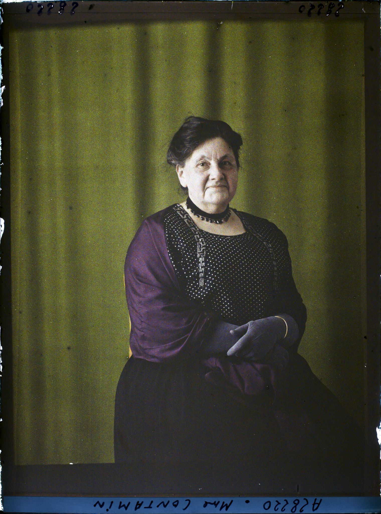 Image représentant https://musee-albert-kahn.s-museum.fr/home/NWQ2OTAwYzNmYjZlZTk1ZWQwODJmMjY4L2dlbmVyaWMtbm90aWNlLXRhYi9hdXRob3JpdHkvNjE3YTc5ZjVjZjhiODk2OGIzMzM3ZDIx/5d6900c3fb6ee95ed082f268/generic-notice-tab/authority/617a79ebcf8b8968b3336af9 Madame Contamin