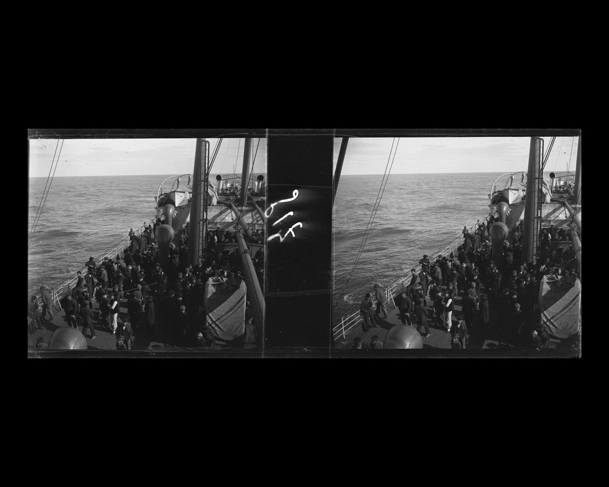 Image représentant Emigrants asiatiques sur le pont des 3eme classes