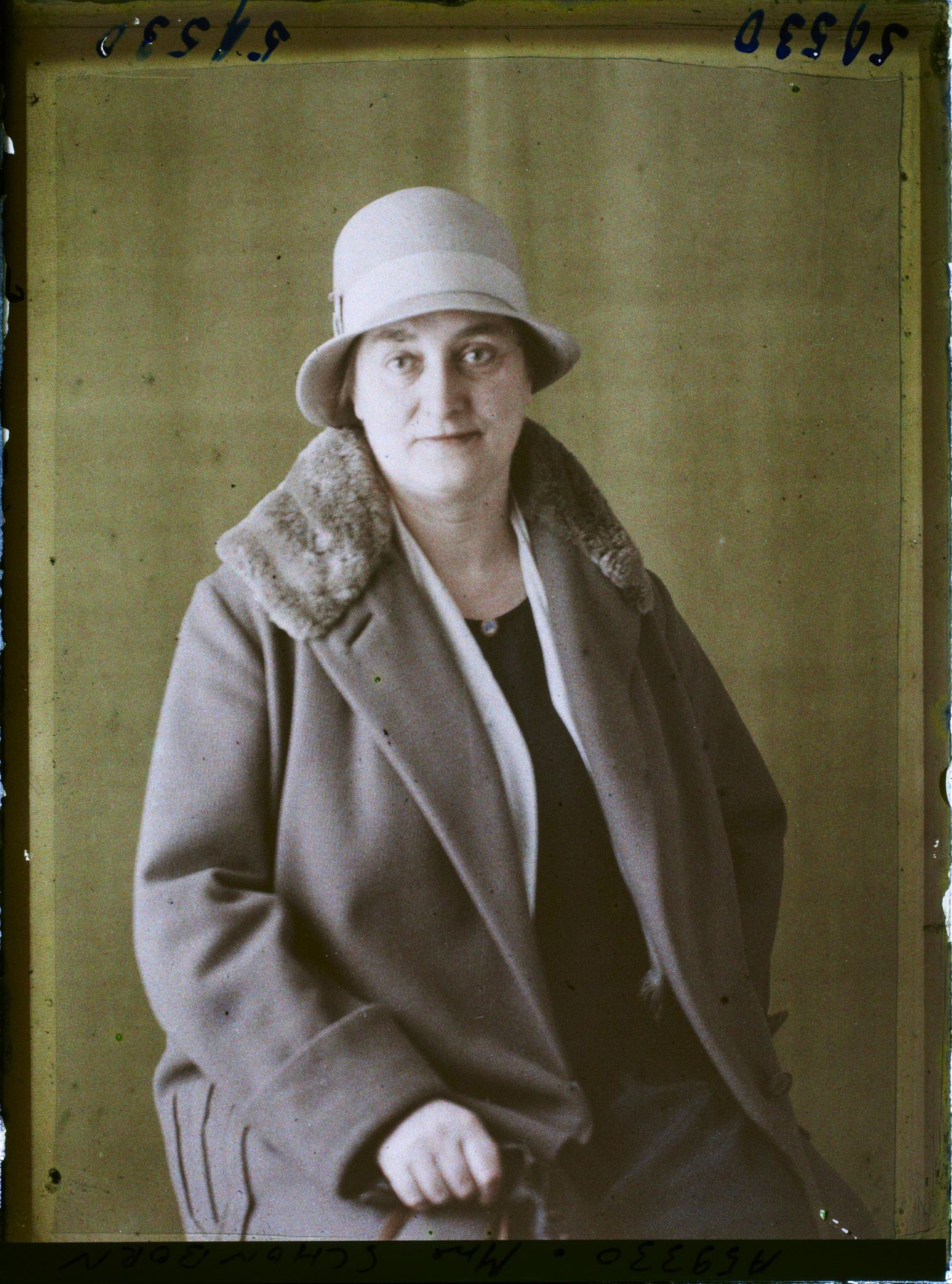 Image représentant https://musee-albert-kahn.s-museum.fr/home/NWQ2OTAwYzNmYjZlZTk1ZWQwODJmMjY4L2dlbmVyaWMtbm90aWNlLXRhYi9hdXRob3JpdHkvNjE3YTc5ZjVjZjhiODk2OGIzMzM3ZDIx/5d6900c3fb6ee95ed082f268/generic-notice-tab/authority/617a79ebcf8b8968b33377d4 Madame Anna Schonborn