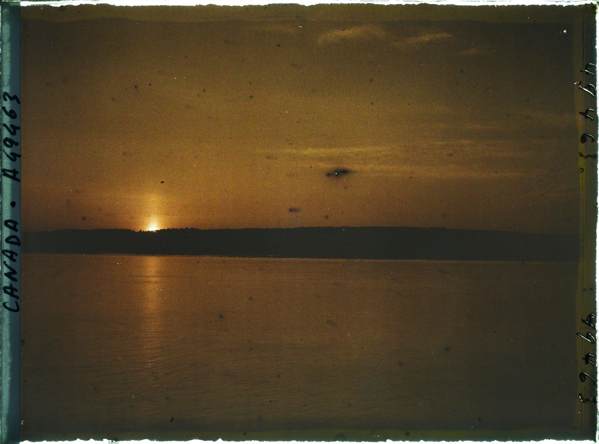 Image représentant Canada, Bord Melita, Coucher de Soleil sur les berges du St Laurent