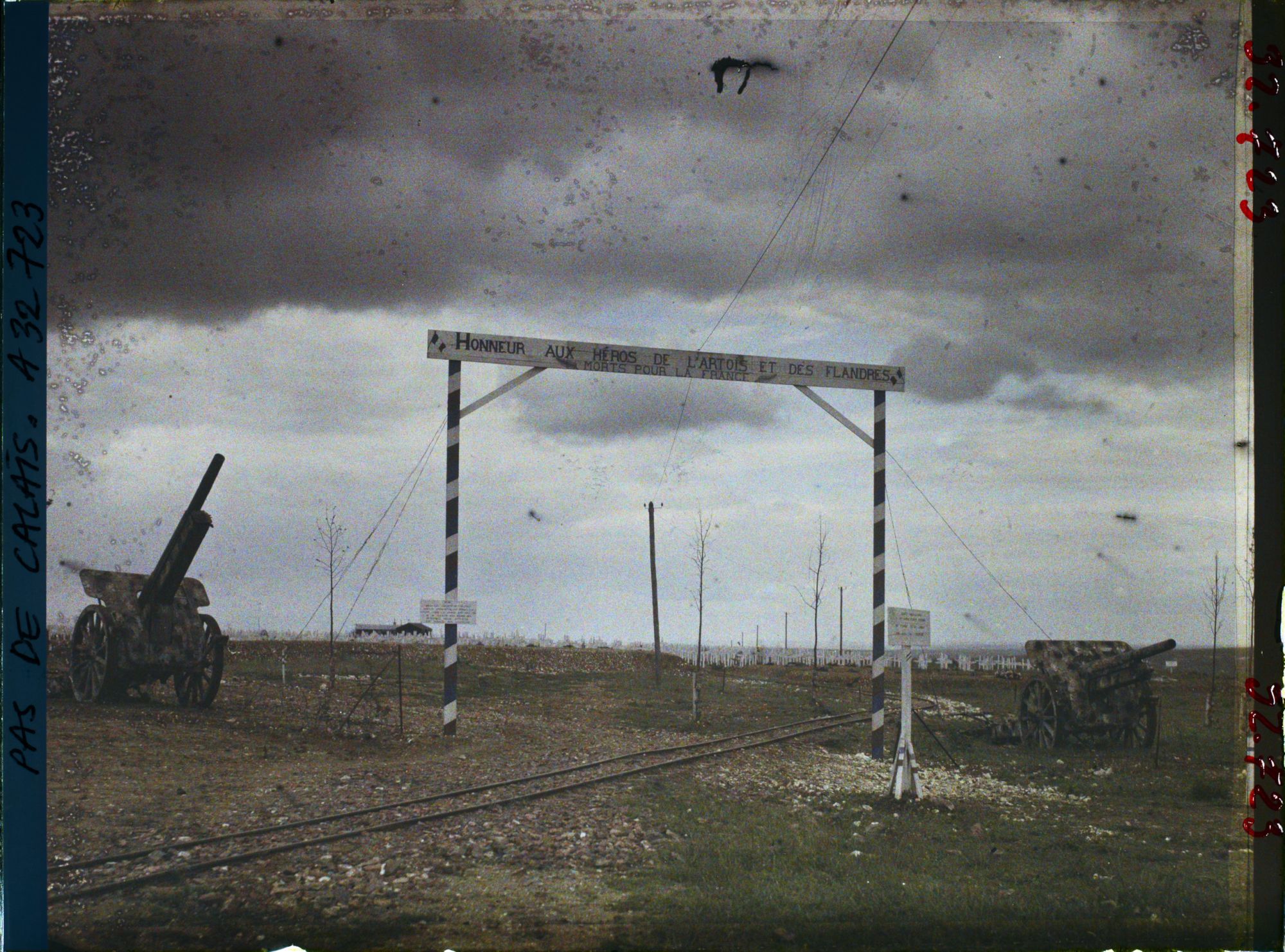 Image représentant France, Ablain St Nazaire, Entrée du Cimetière Français de Ne De de Lorette