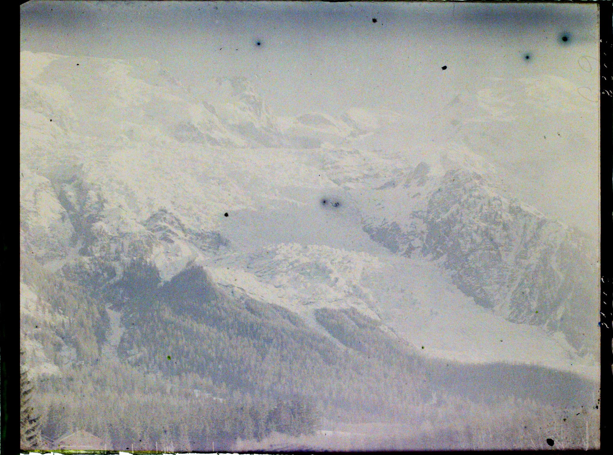 Image représentant France, Les Alpes -Vallée de Chamonix  Vue gle du glacier des Bossons, le Mt Blanc, à g. aige du Midi, à dr. dôme du Goûter