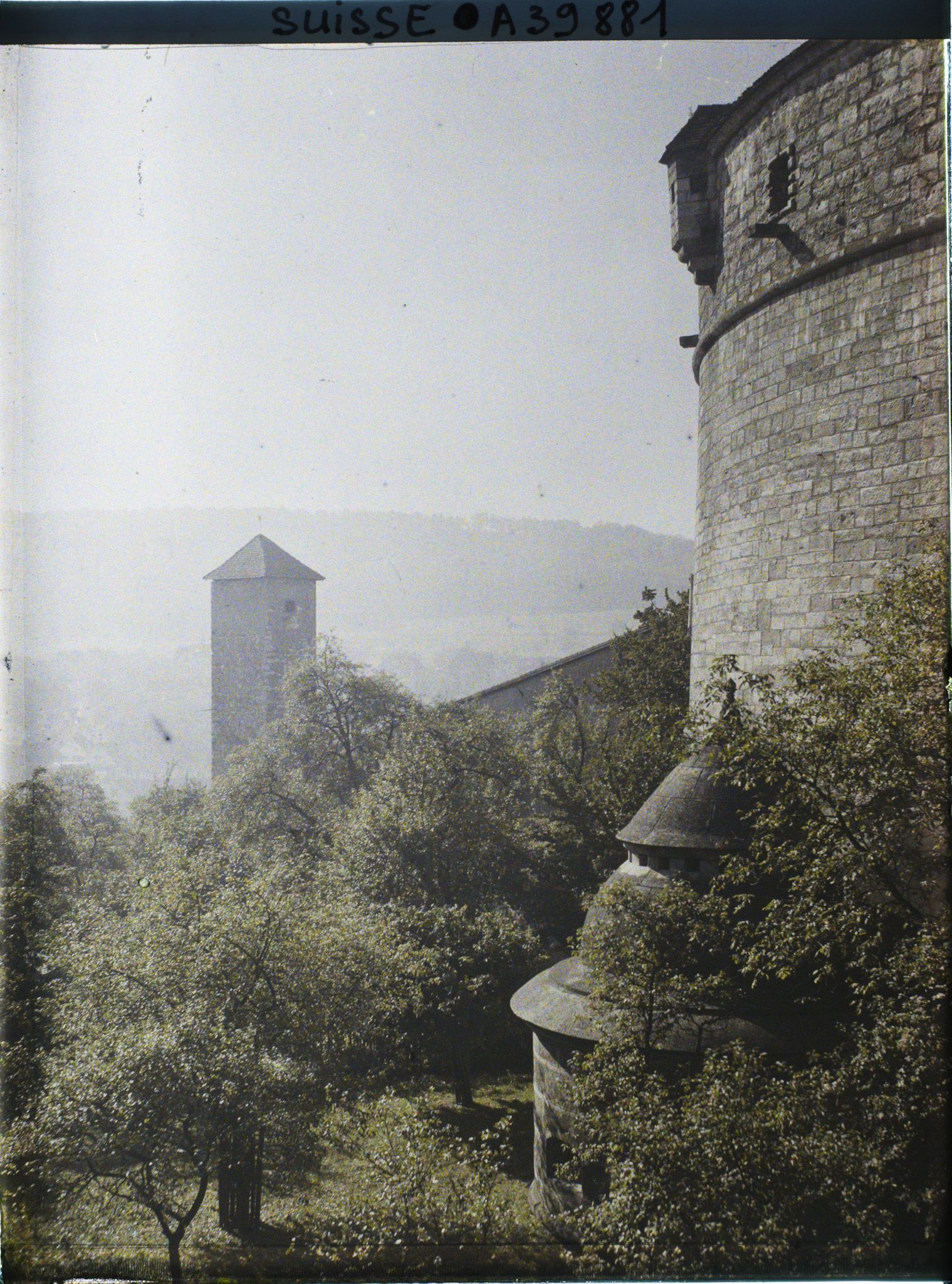 Image représentant La Römerturm sur le rempart du Munot
