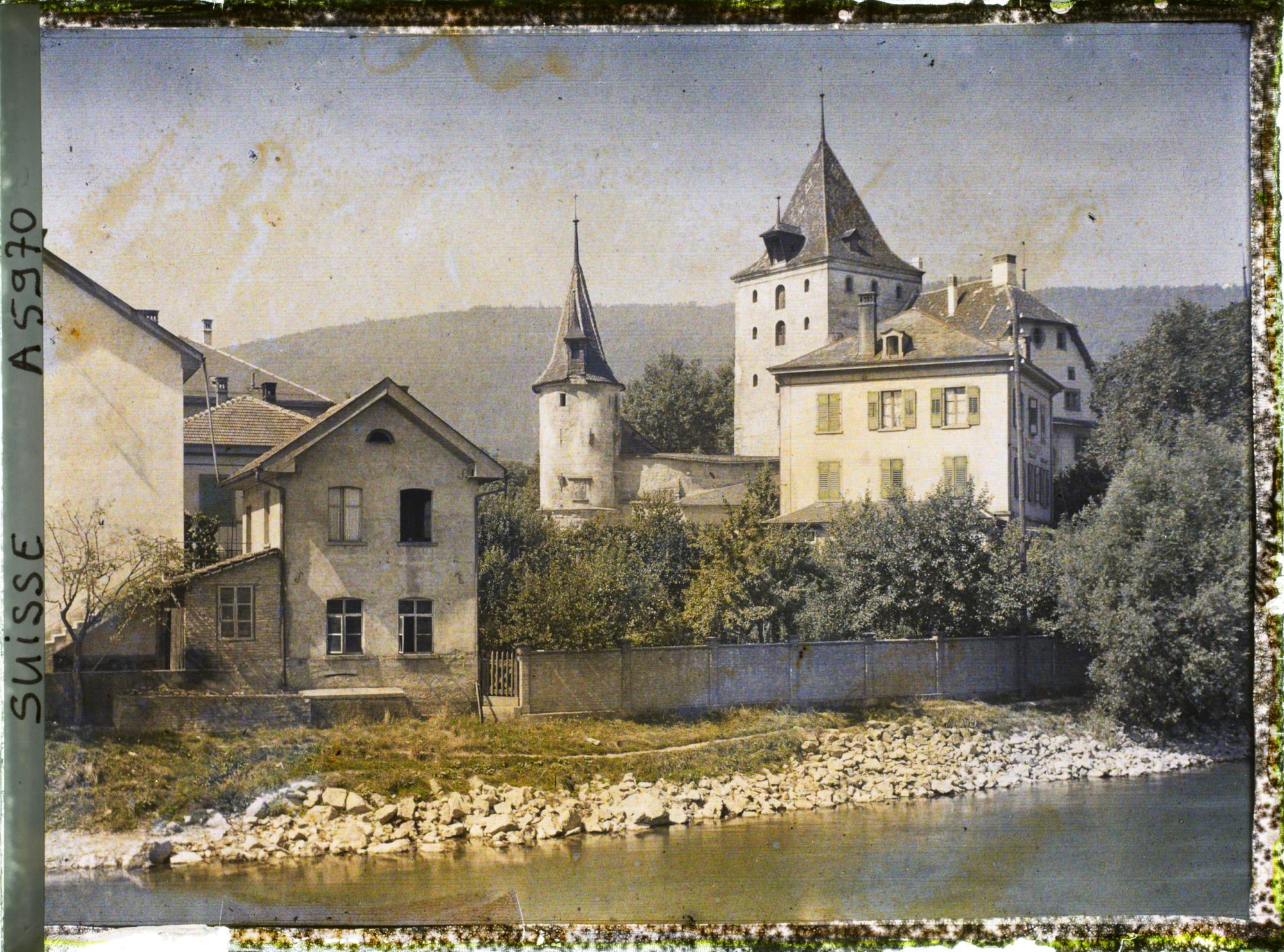 Image représentant Le château de Nidau et la Zihl