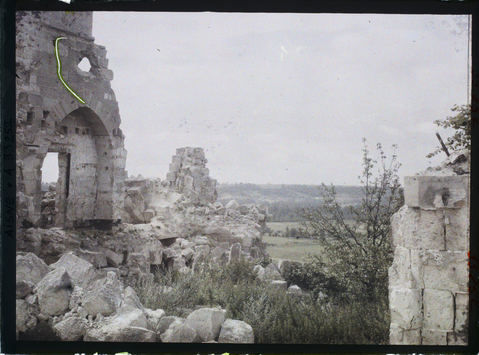 Image représentant France, Ruines à Coucy