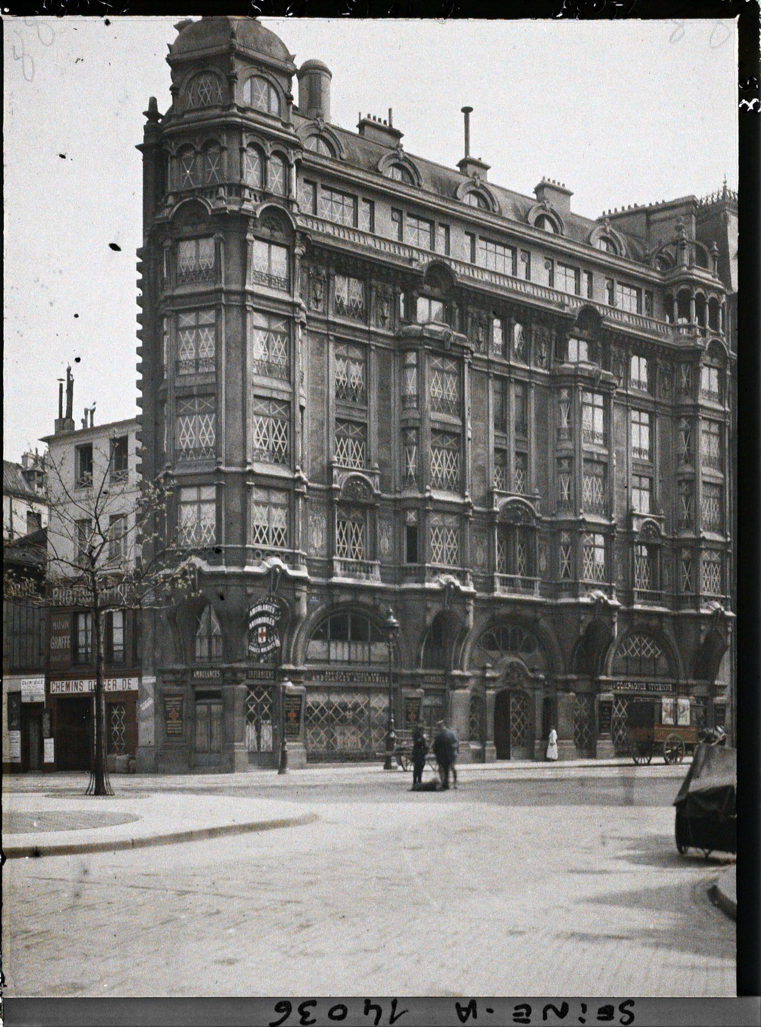 Image représentant Immeuble protégé contre les bombardements place St-André des-Arts et rue Danton