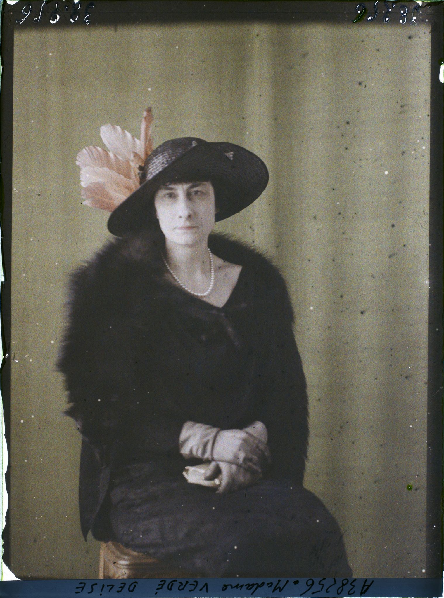 Image représentant https://musee-albert-kahn.s-museum.fr/home/NWQ2OTAwYzNmYjZlZTk1ZWQwODJmMjY4L2dlbmVyaWMtbm90aWNlLXRhYi9hdXRob3JpdHkvNjE3YTc5ZjVjZjhiODk2OGIzMzM3ZDIx/5d6900c3fb6ee95ed082f268/generic-notice-tab/authority/617a79ebcf8b8968b33379c8 Madame Verdé Delisle