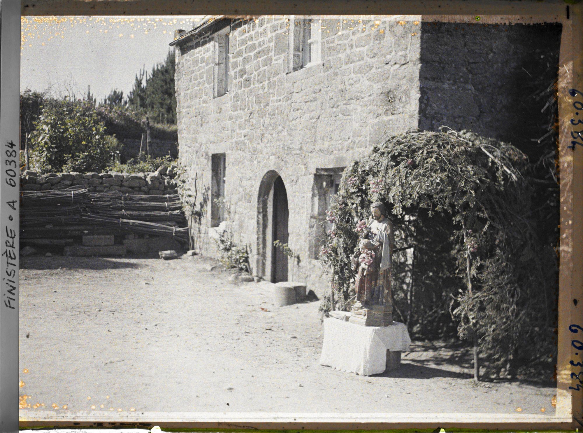 Image représentant Le reposoir de saint Joseph sur le parcours de la Grande Troménie