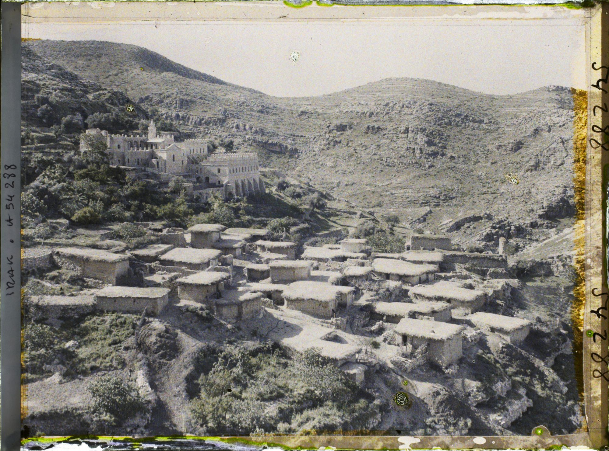 Image représentant Le village et le couvent dominicain