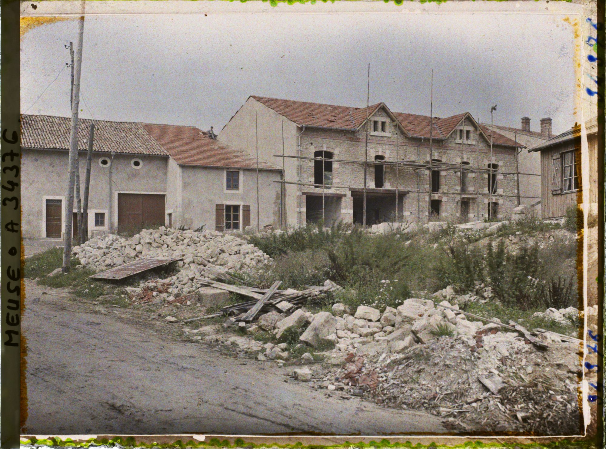 Image représentant France, St Maurice sous les Côtes, Reconstructions