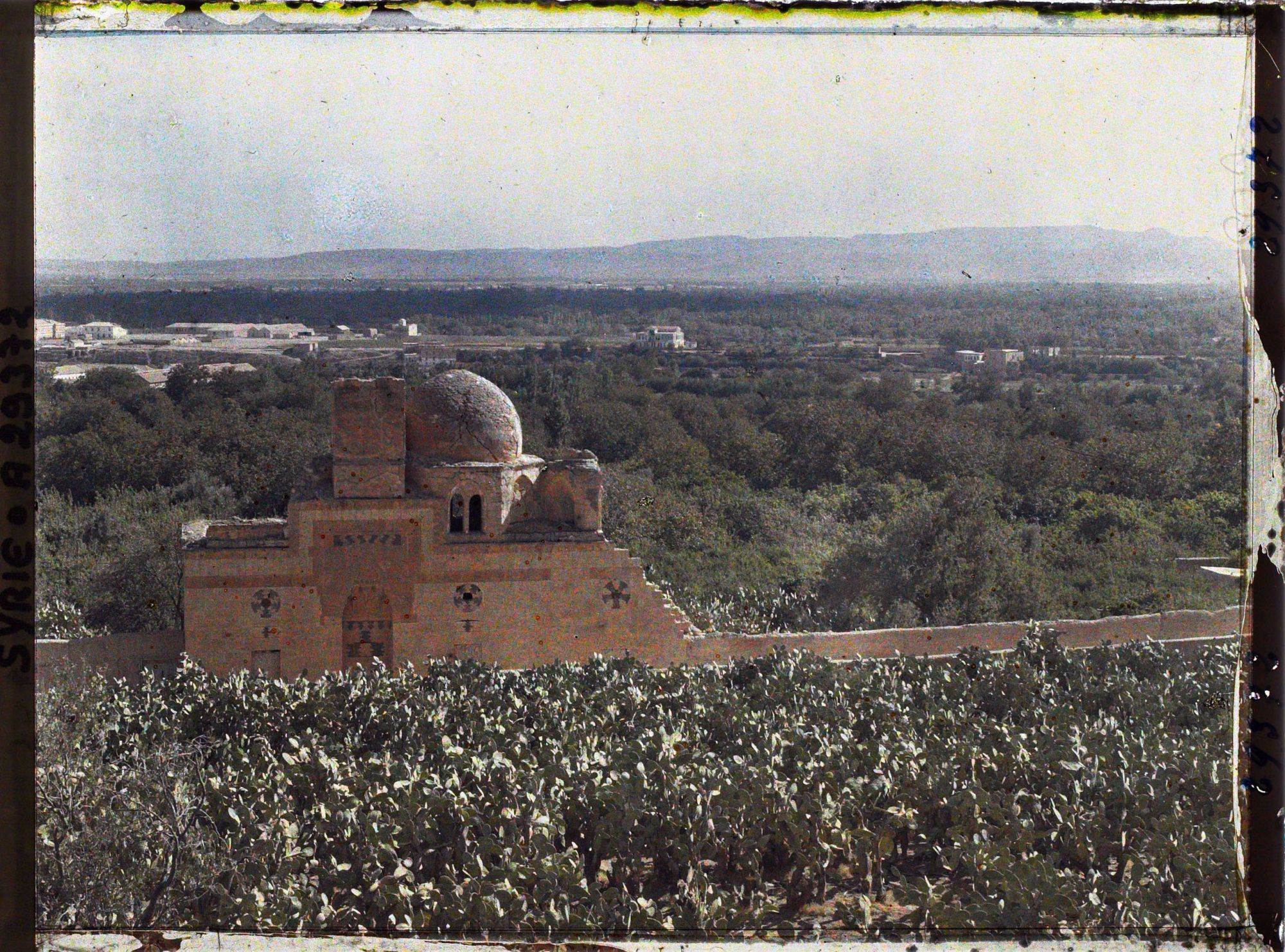 Image représentant Mausolée à la périphérie de la ville