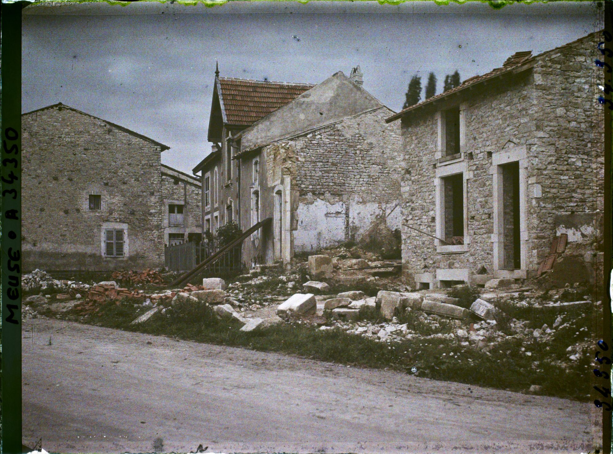 Image représentant France, Viéville, Ruines et reconstructions