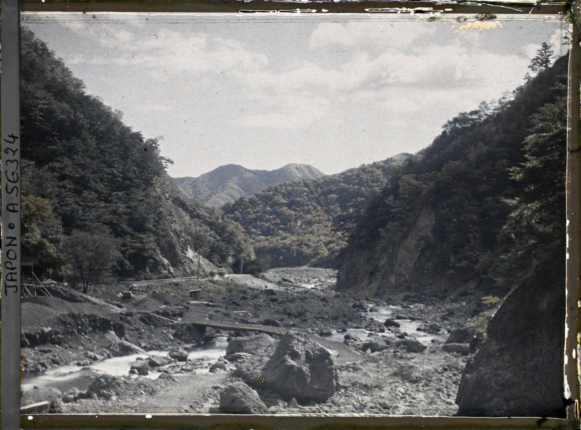 Image représentant La vallée de la Daiyagawa près d'Umagaeshi