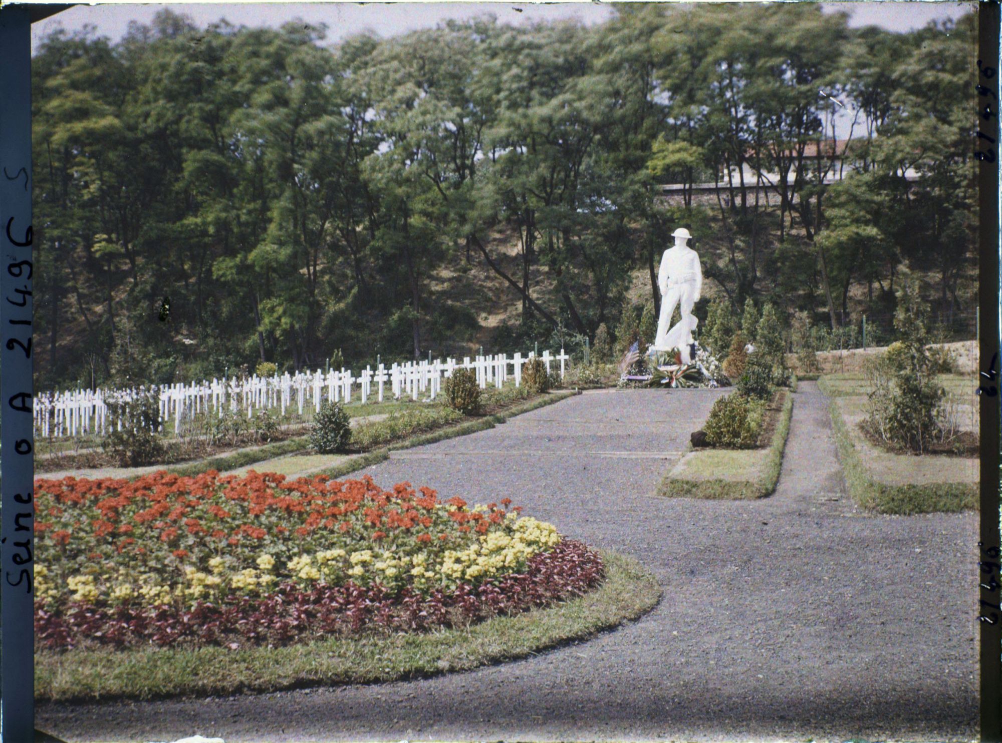 Image représentant Le cimétière américain de Suresnes, rond-point central