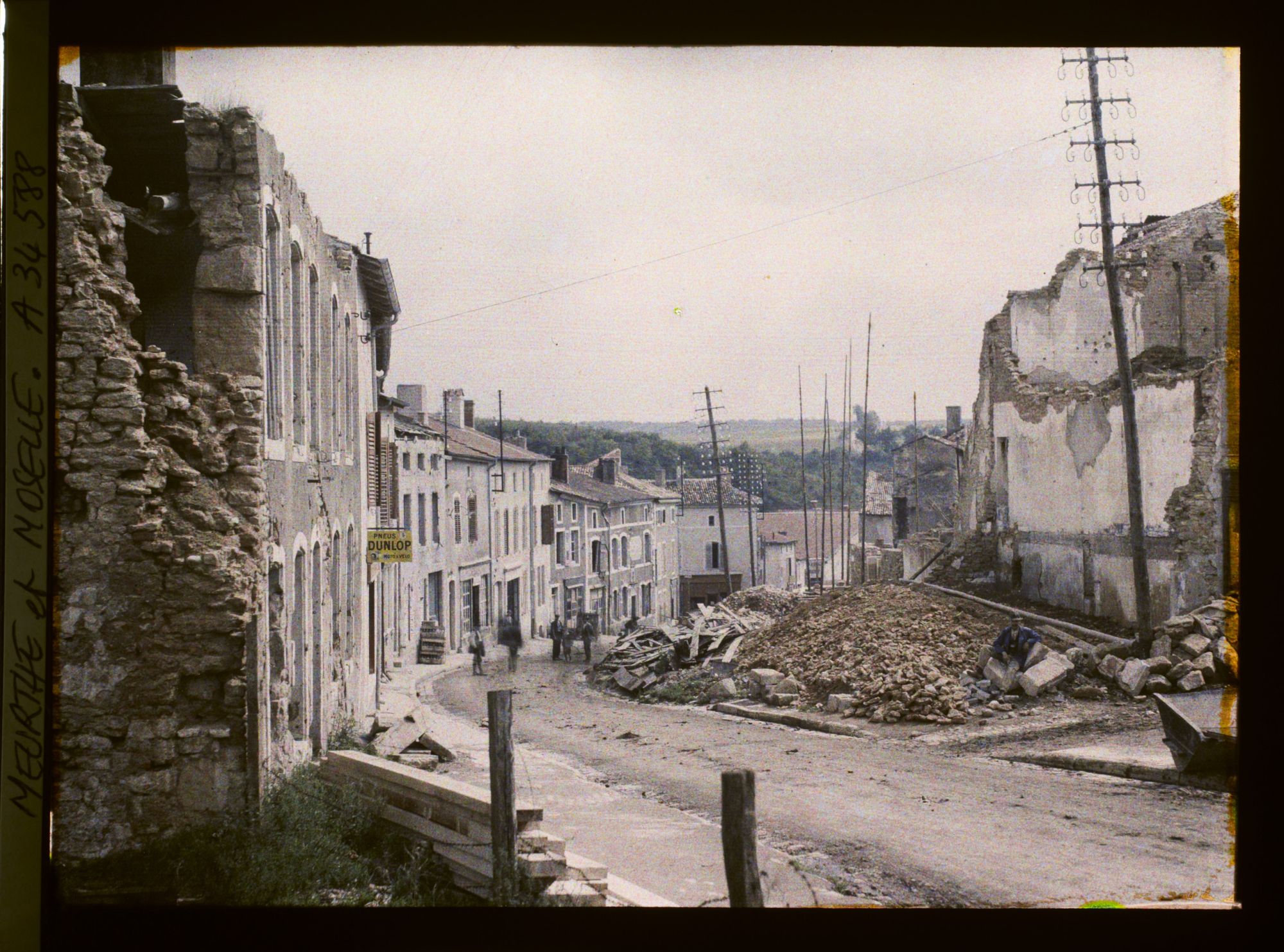 Image représentant France, Thiaucourt, Ruines et reconstructions rue de Jaulmy