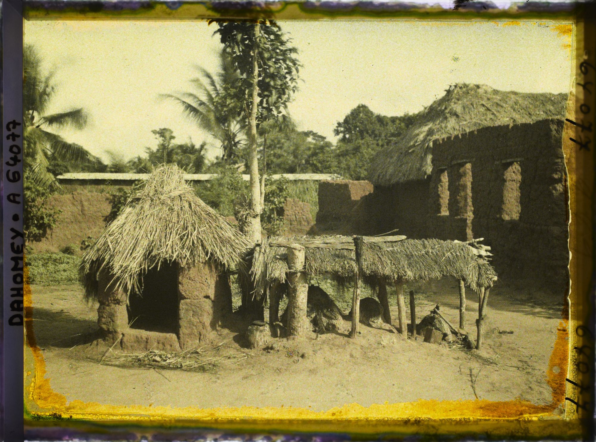 Image représentant Autels des fétiches Lègba et Dan