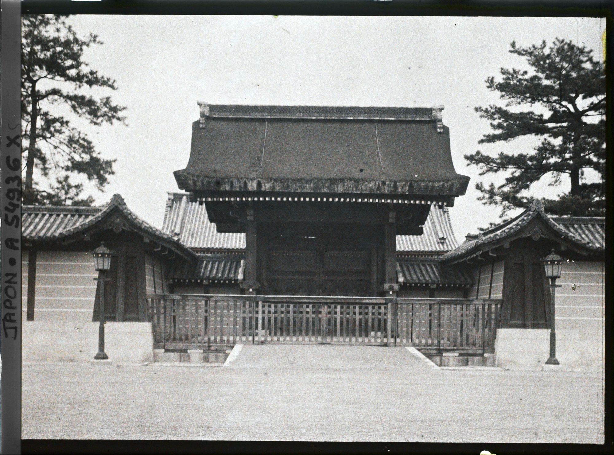 Image représentant Le palais impérial (Gosho) : la Kenrei-mon