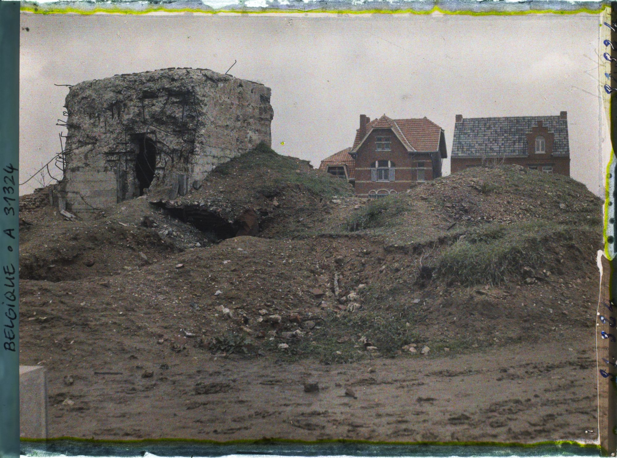 Image représentant Belgique, Wytschaete, Blockhaus Allemand au milieu du Village