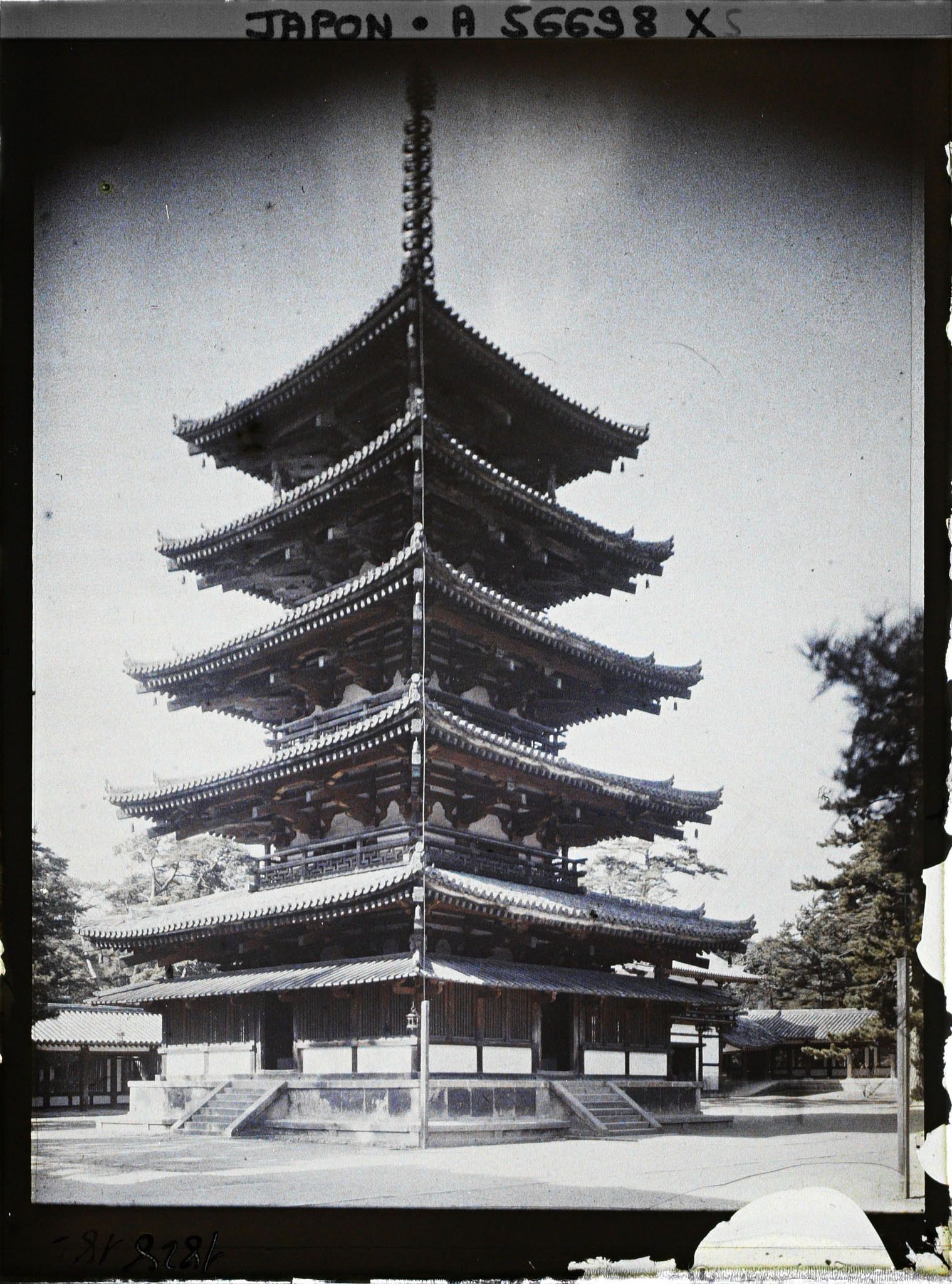 Image représentant Temple Hôryû-ji : la pagode (Gojunotô - pagode à cinq étages)