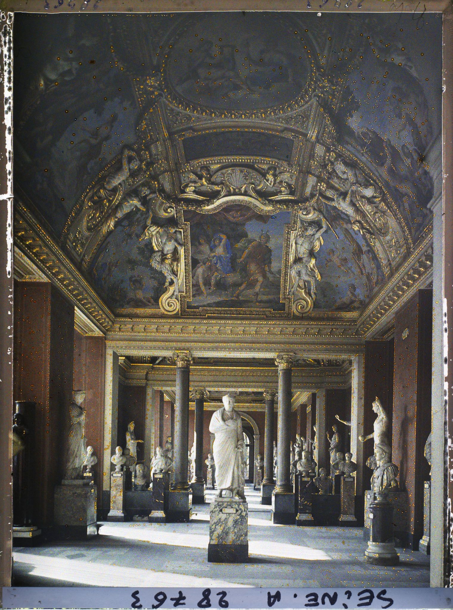 Image représentant La salle des Saisons, rez-de-chaussée de l'aile Denon (actuelle salle 23), Antiquités romaines