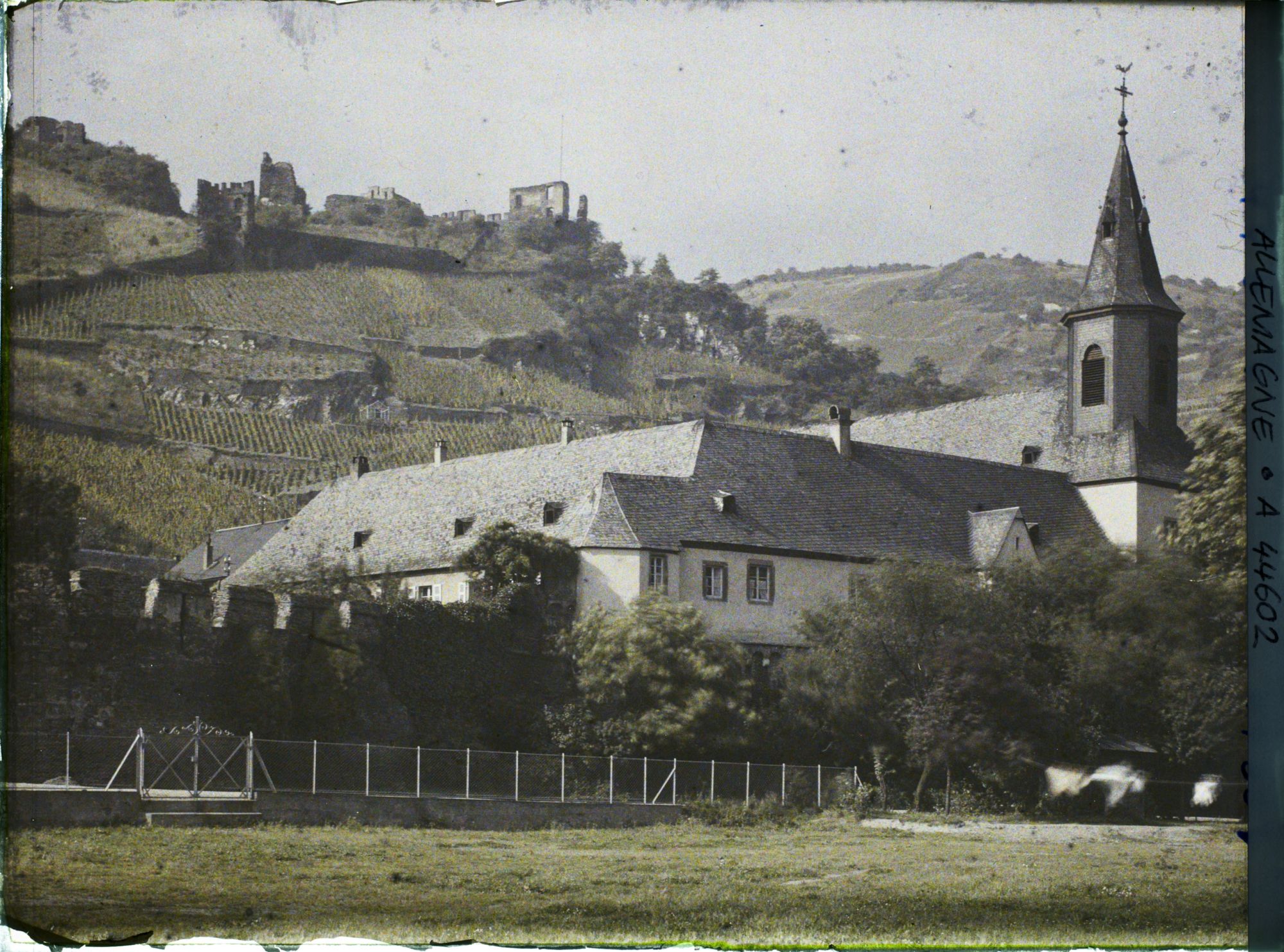 Image représentant Allemagne, Bacharach, Chapelle St Verner et ruines du Chau et monumt 1870