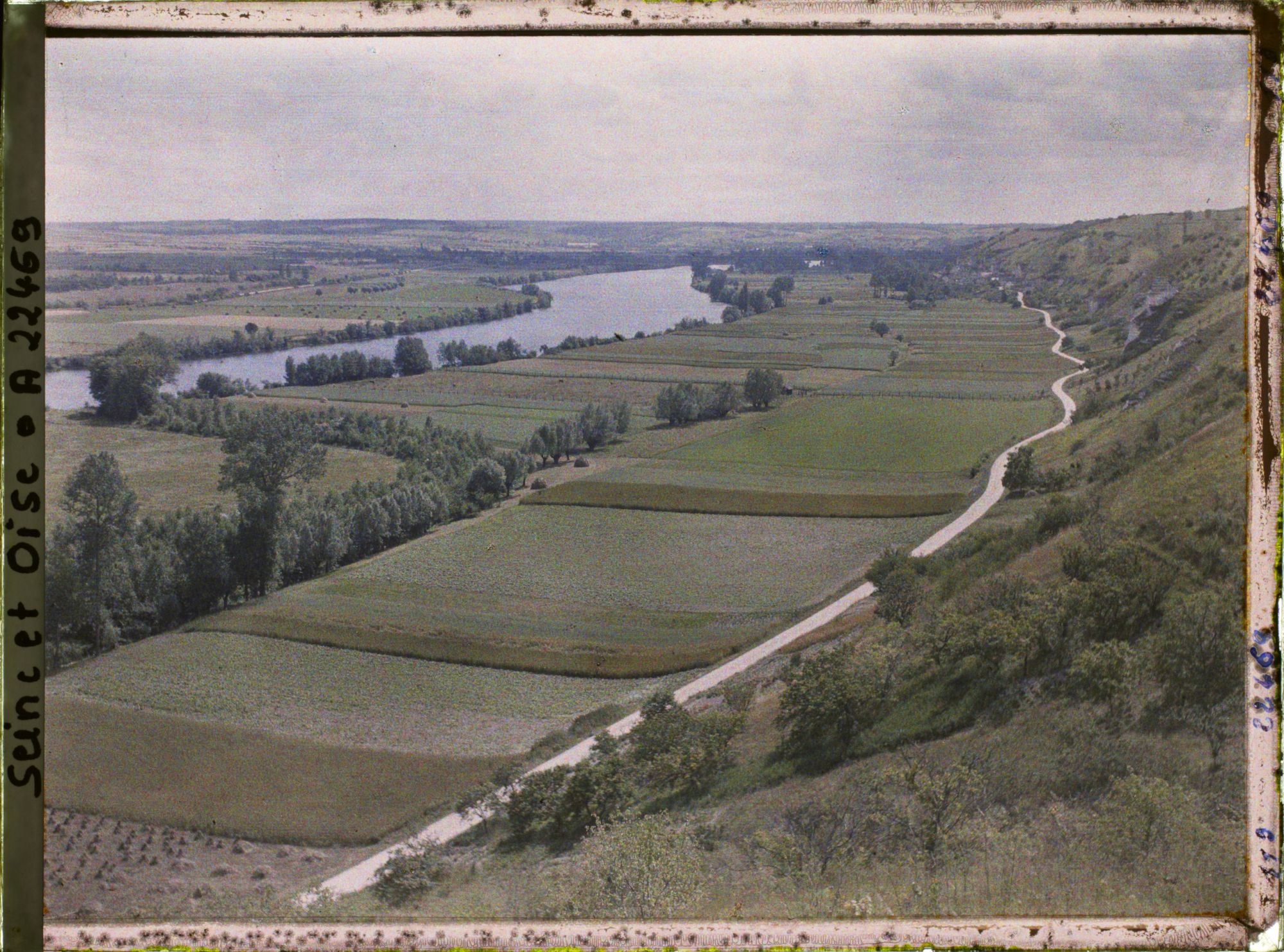 Image représentant France, Roche Guyon, La Seine à la Roche-Guyon vue vers l'aval