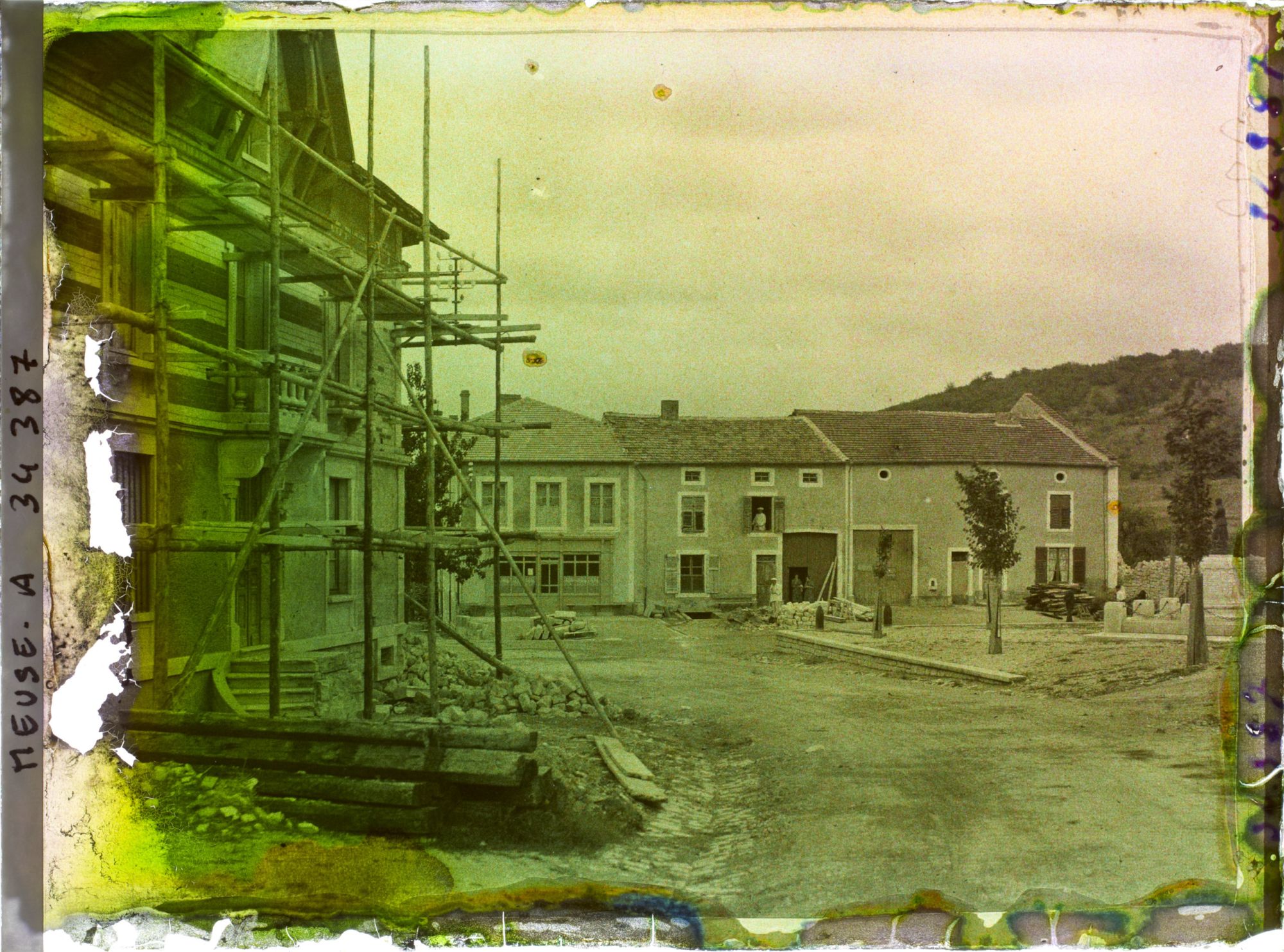 Image représentant France, St Maurice Sous les Côtes, Reconstructions