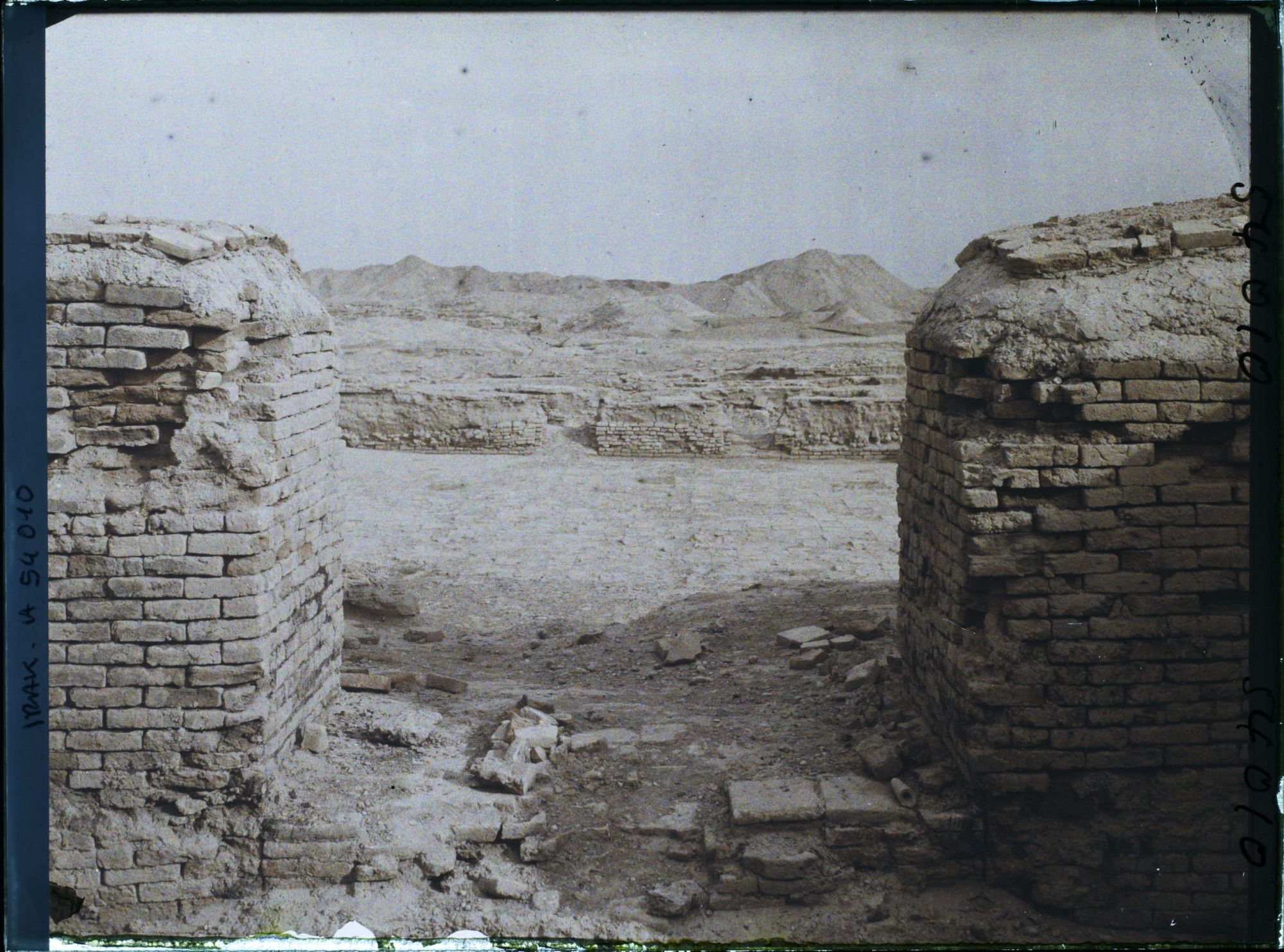 Image représentant La cour dallée du temple E-Dublal-Mah