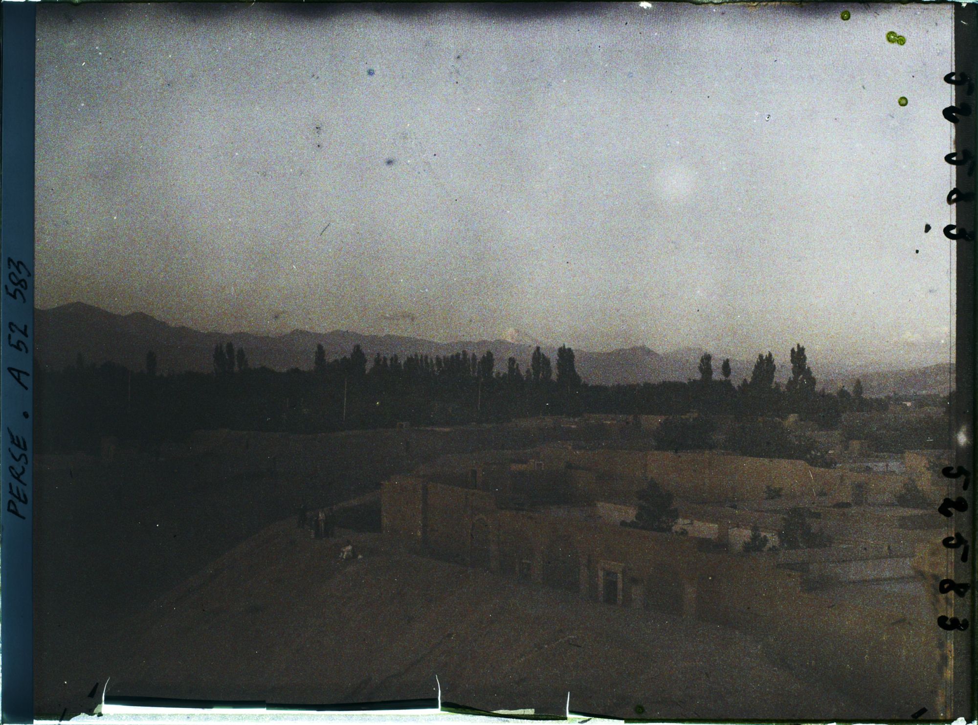 Image représentant Vue vers le mont Demâvend ou Damavand, le soir