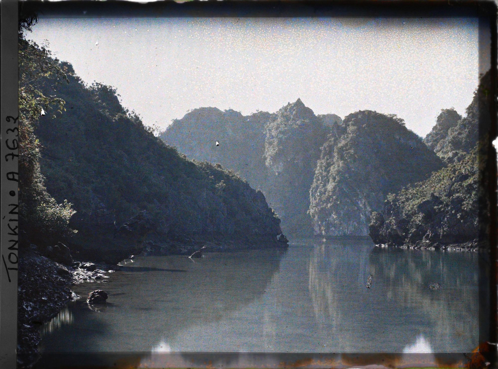 Image représentant Les cirques intérieurs du " Groupe de la Paix "