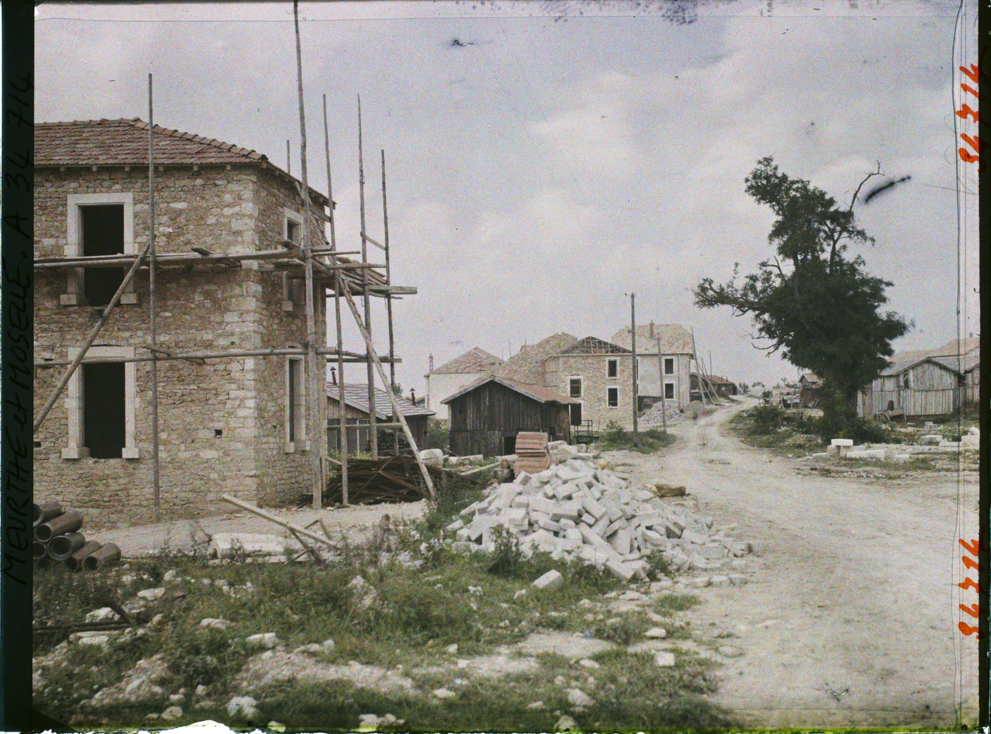 Image représentant St Baussant, Une vue du Village en reconstruction