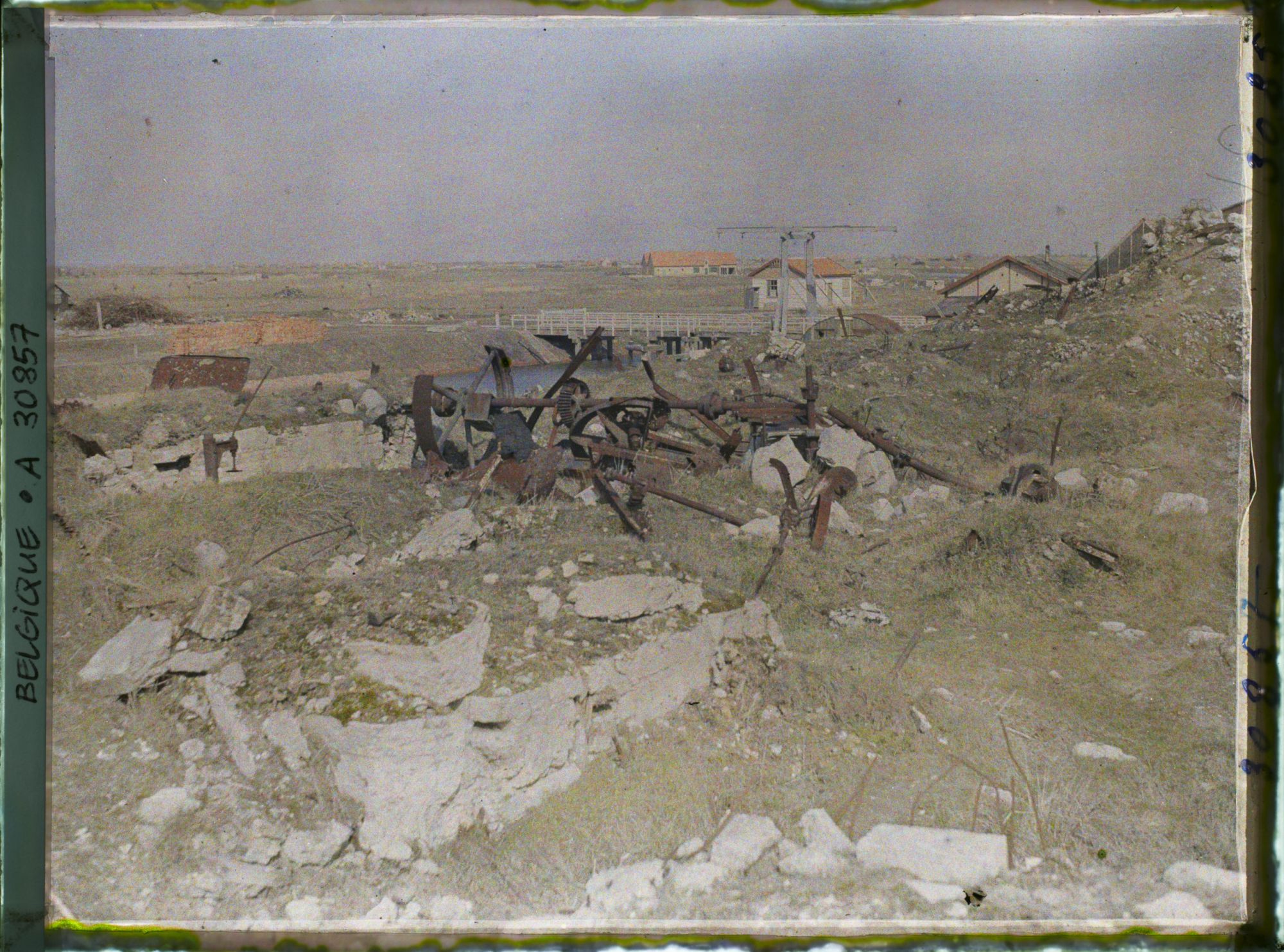 Image représentant Belgique, Dixmude, Ruines de la Minoterie, Pont sur l'Yser et Boyau de la Mort