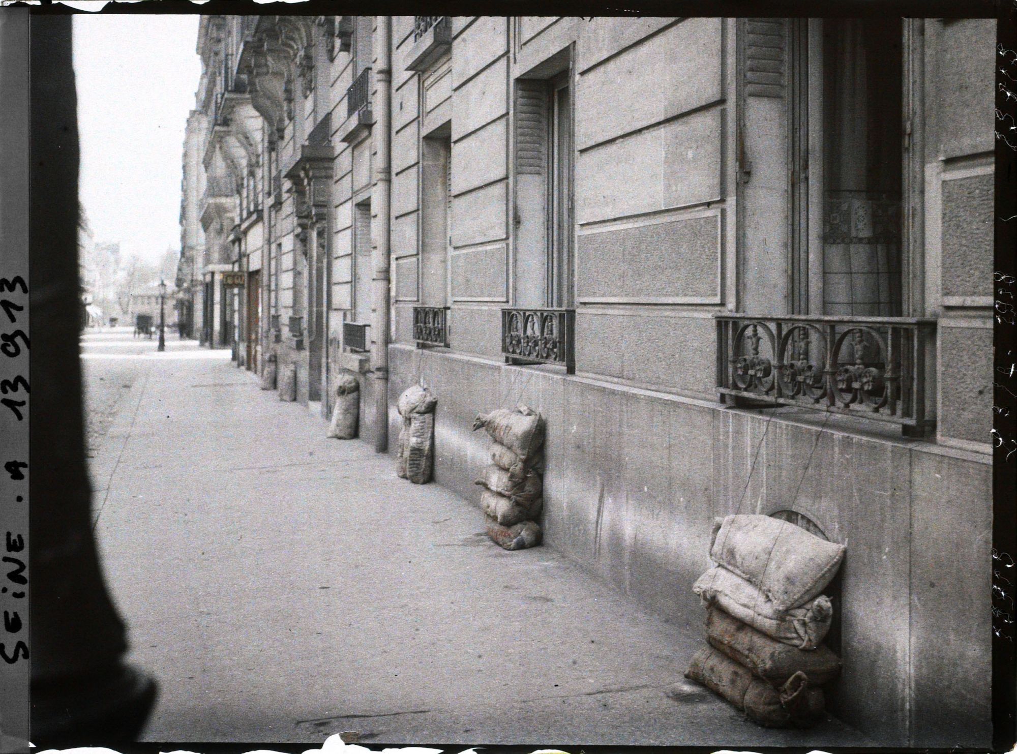Image représentant Soupiraux protégés contre les bombardements au niveau du 23, rue Poussin