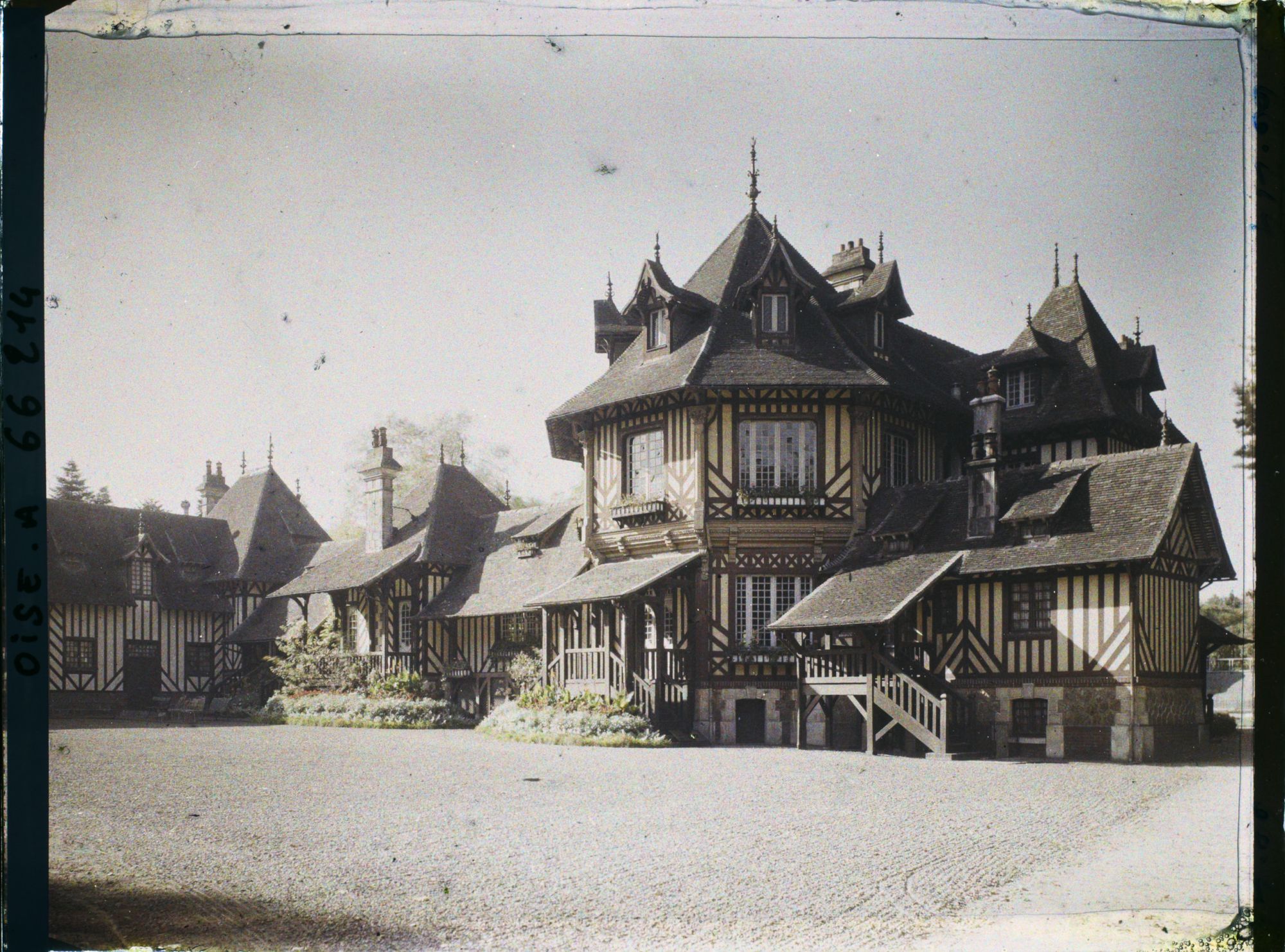 Image représentant Communs du château des Fontaines : la "Maison normande"