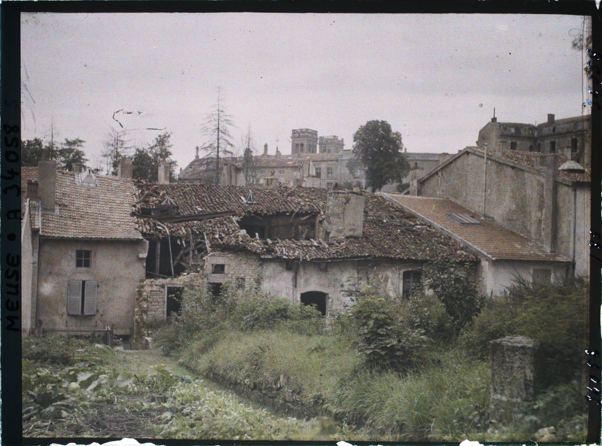 Image représentant France, Verdun, Maison en ruines près de la Citadelle