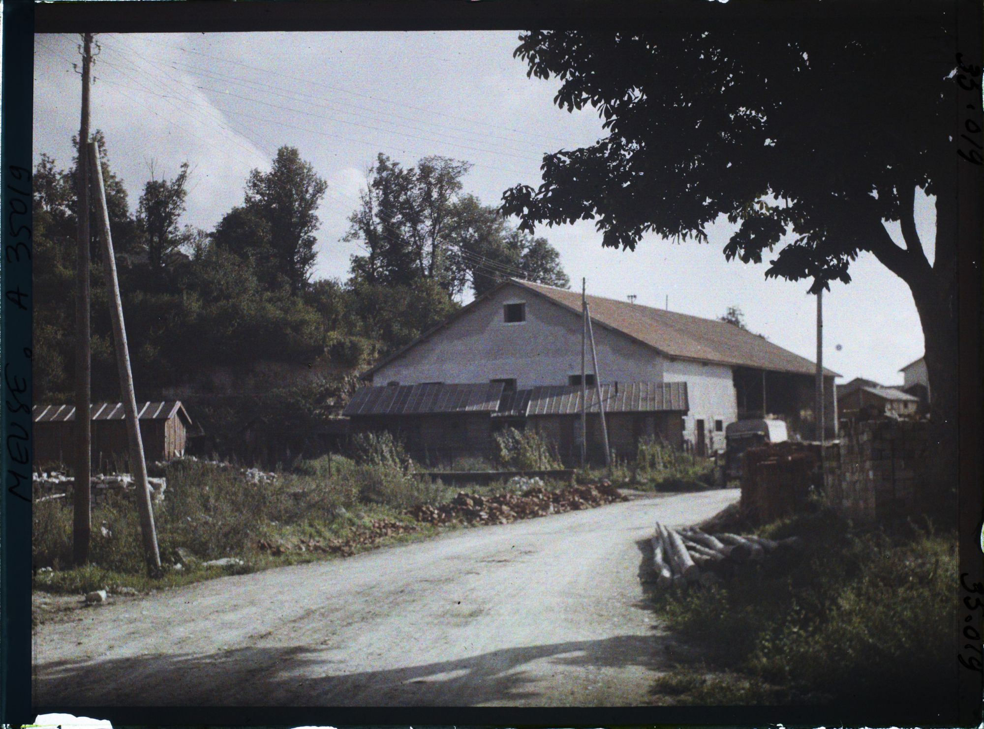 Image représentant France, Aubreville (Meuse), Entrée d'Aubreville par la route de Neuvilly