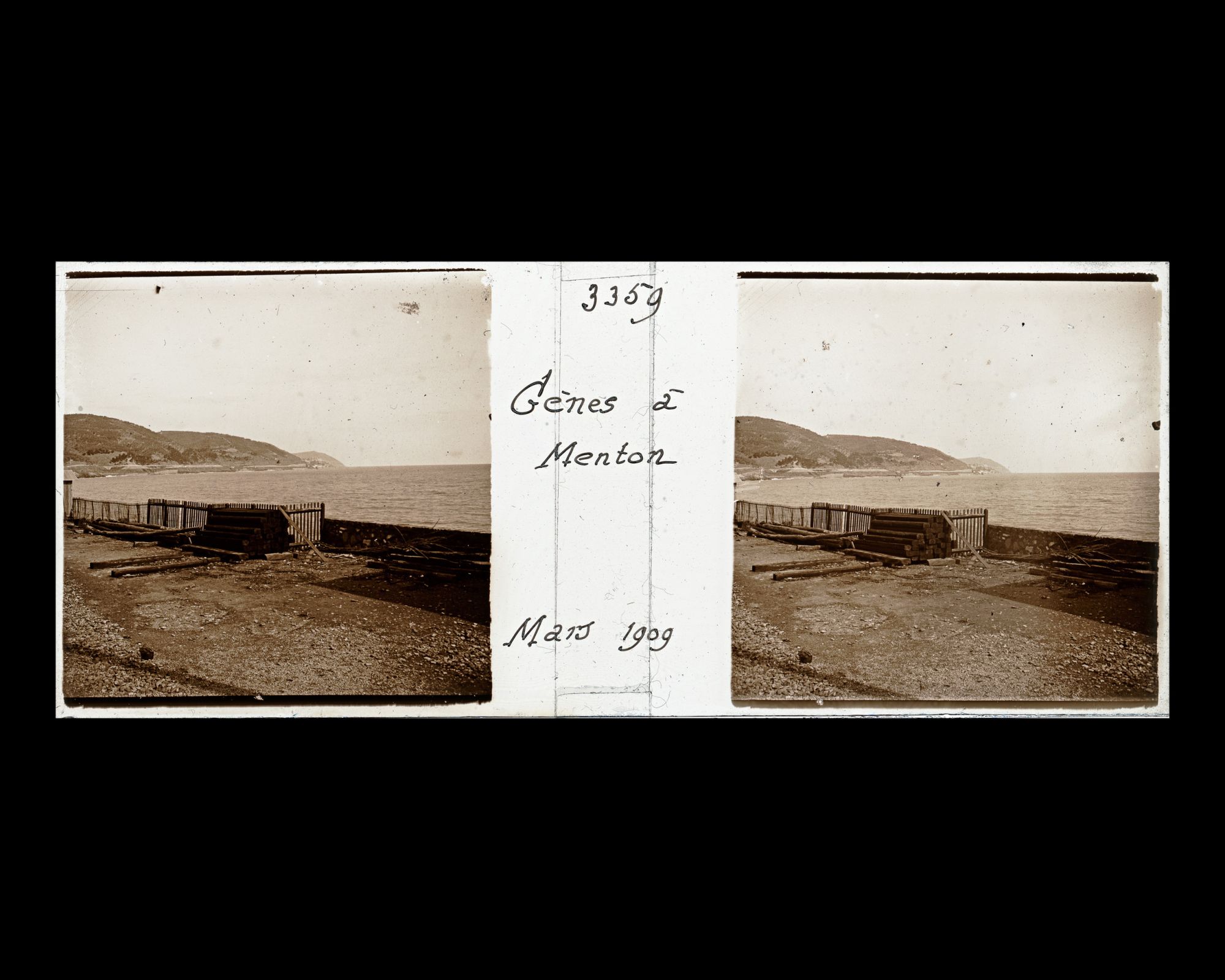 Image représentant La côte de la Riviera ligure, probablement aux environs de San Remo, vue du train