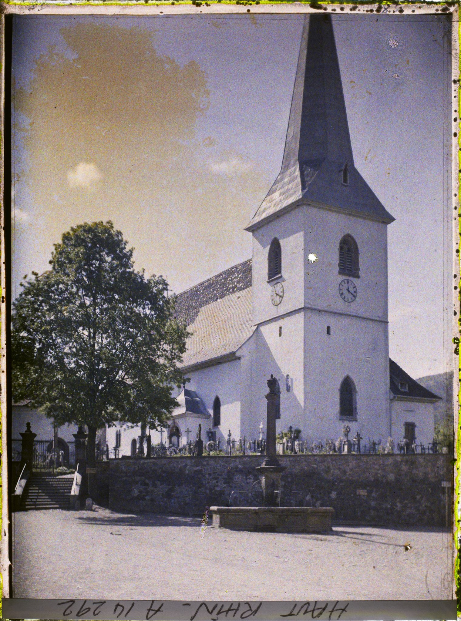 Image représentant Alsace, Sewen, Eglise de Sewen et fontaine