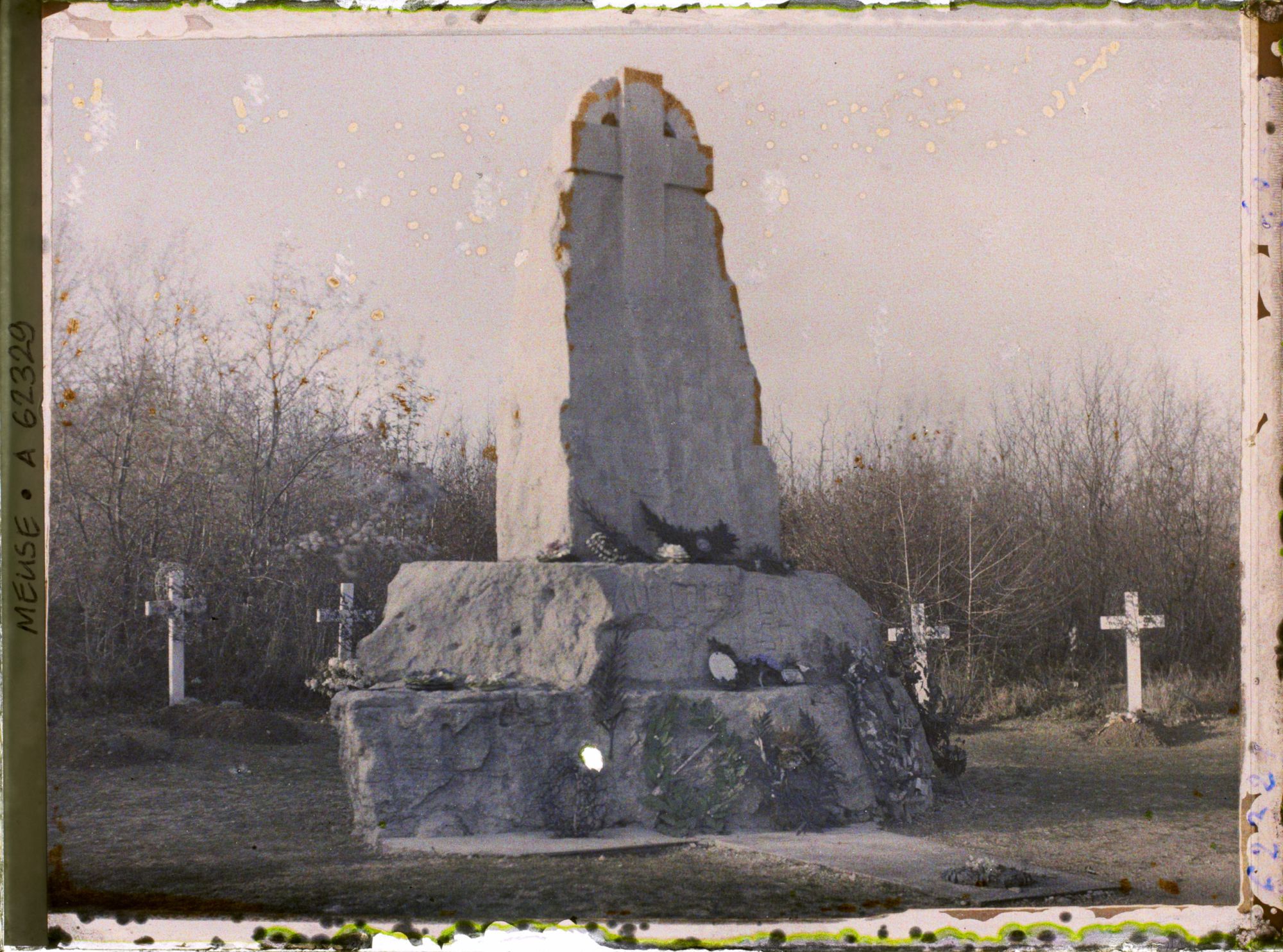 Image représentant Meuse, Bois des Caures, Le monument élevé à la mémoire du Colonel Driant et de ses Chasseurs