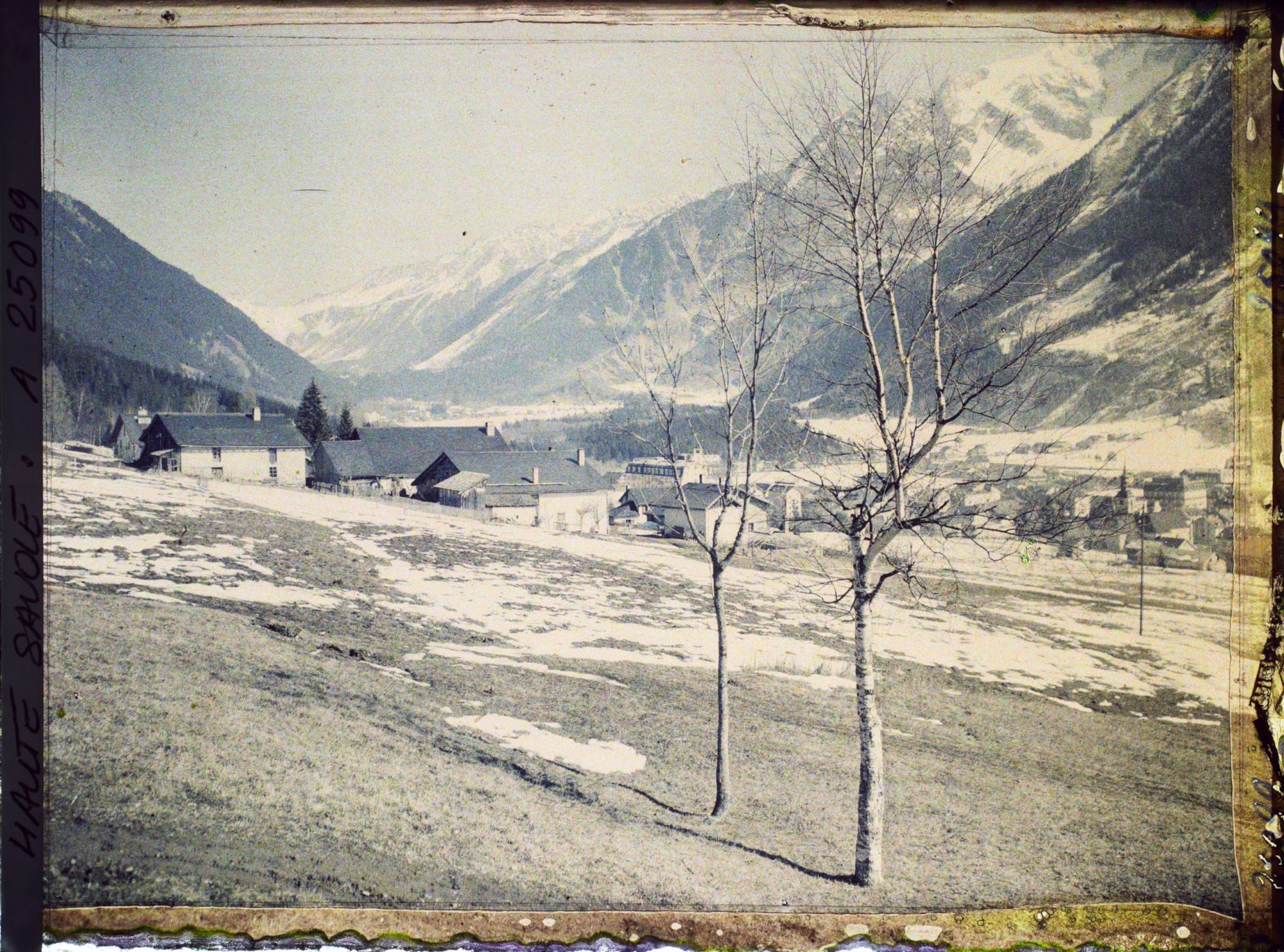 Image représentant France Les Alpes, Vallée de Chamonix, Vue sur Chamonix vers le Col de Balme