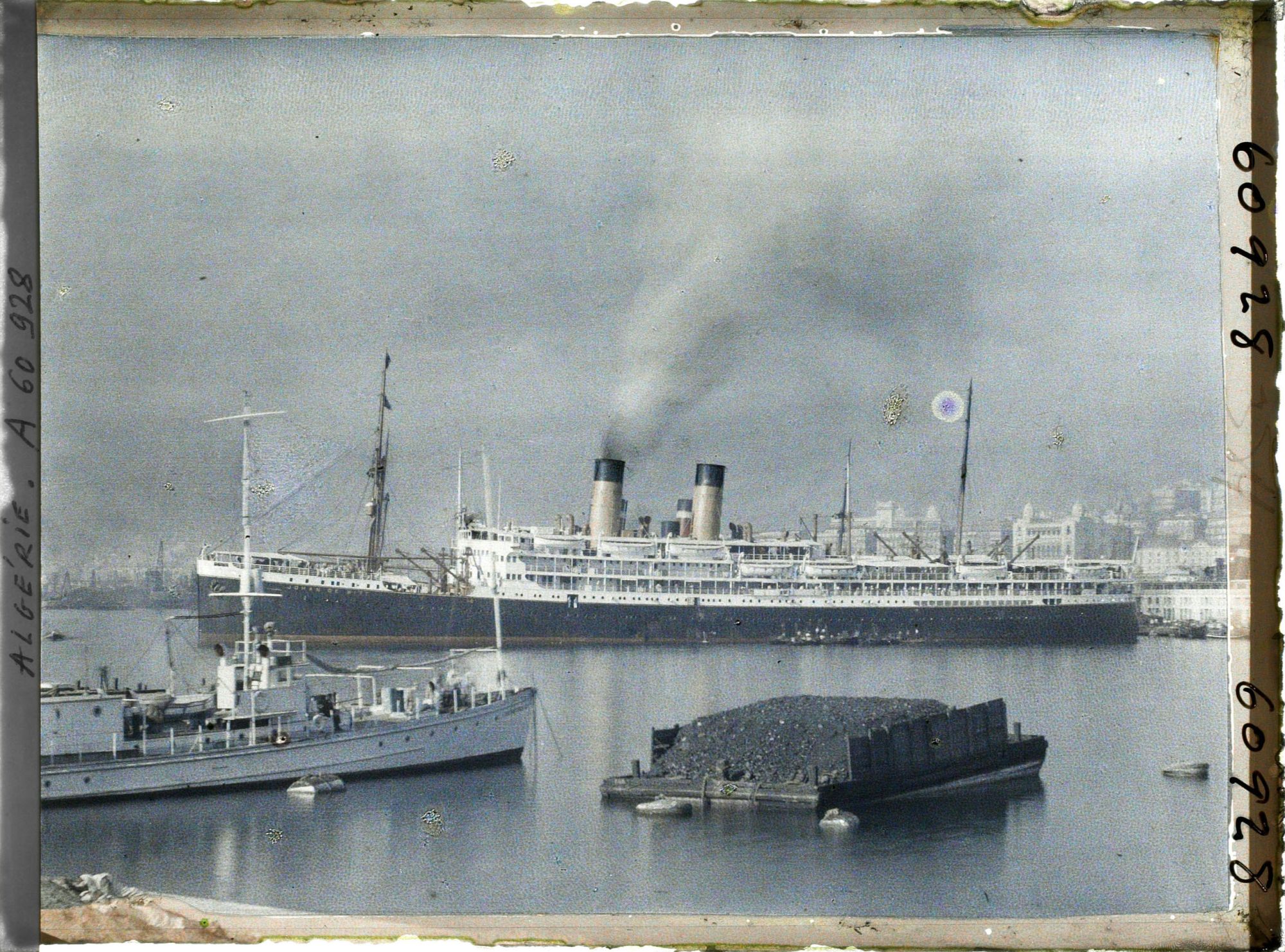 Image représentant Un paquebot dans le port