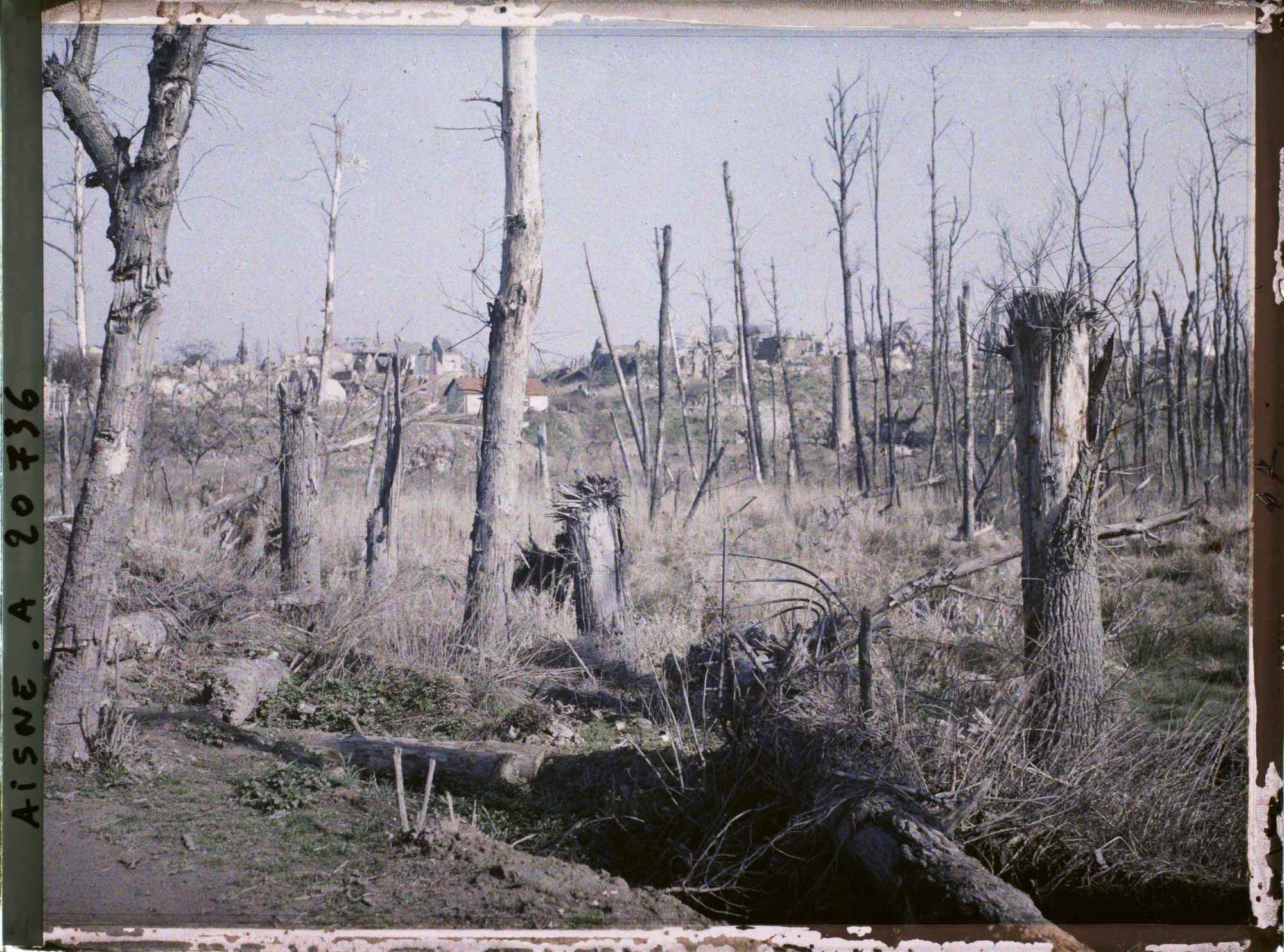 Image représentant France, Anizy-Simon, Le Village vu du Bois
