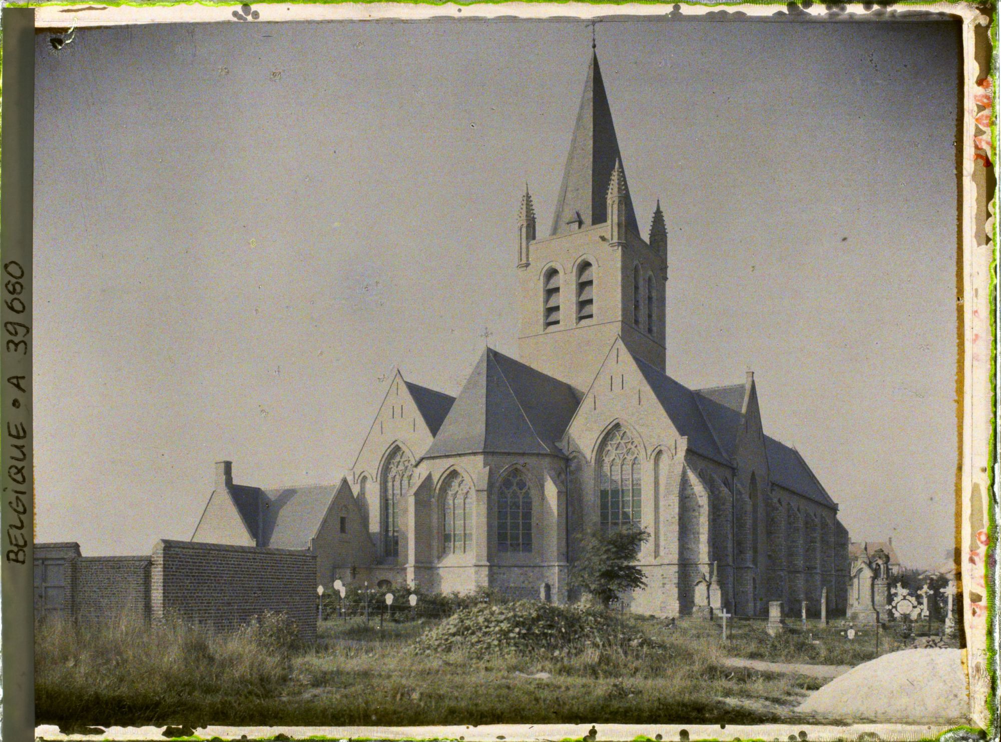 Image représentant Belgique, Neuve Eglise, Abside de l'Eglise reconstruite