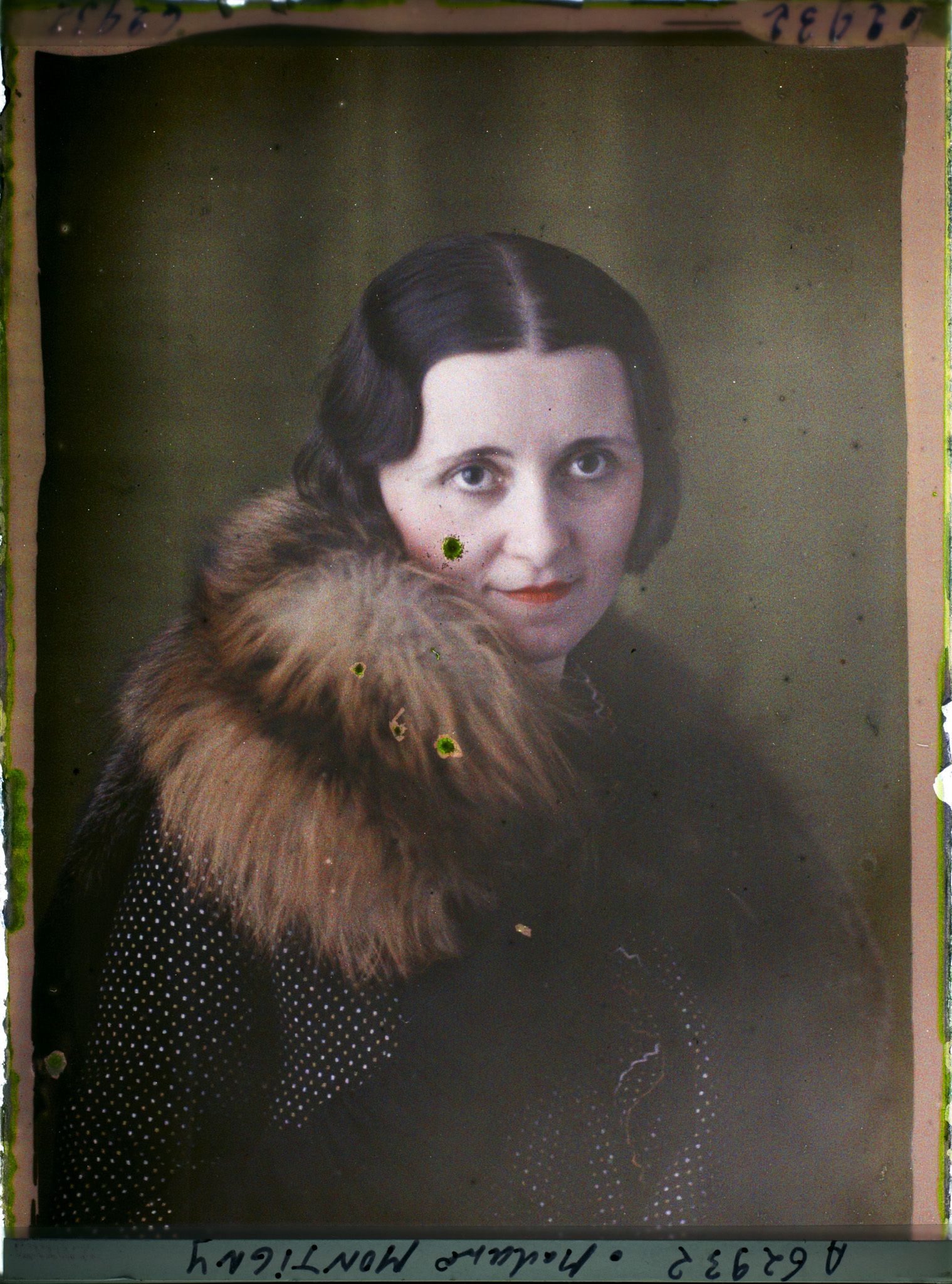 Image représentant https://musee-albert-kahn.s-museum.fr/home/NWQ2OTAwYzNmYjZlZTk1ZWQwODJmMjY4L2dlbmVyaWMtbm90aWNlLXRhYi9hdXRob3JpdHkvNjE3YTc5ZjVjZjhiODk2OGIzMzM3ZDIx/5d6900c3fb6ee95ed082f268/generic-notice-tab/authority/617a79ebcf8b8968b3337416 Madame Montigny