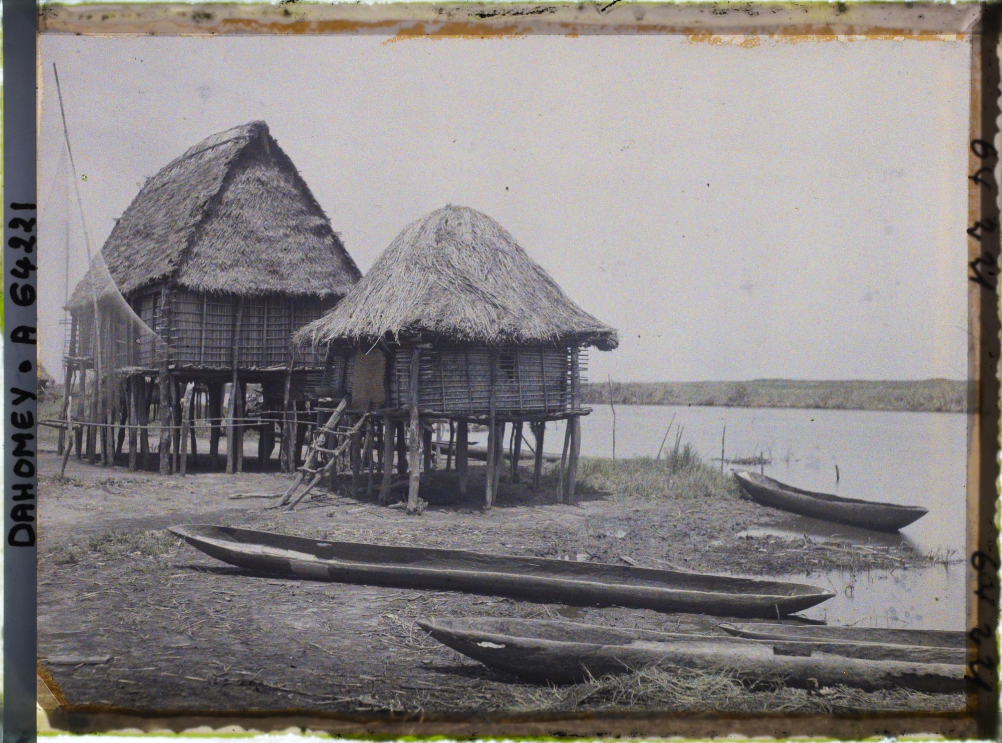 Image représentant Cases sur pilotis, village lacustre