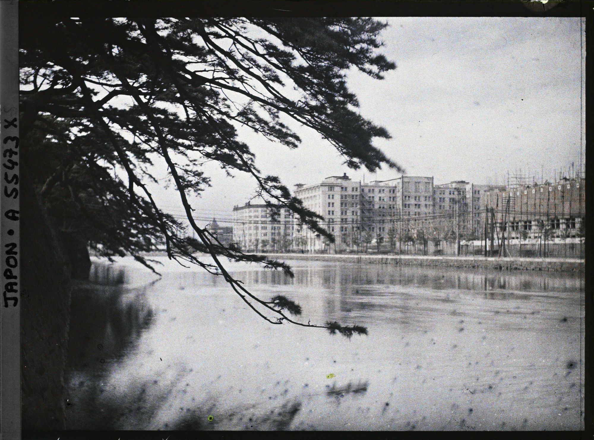 Image représentant Quartier de Marunouchi depuis les douves est du palais impérial