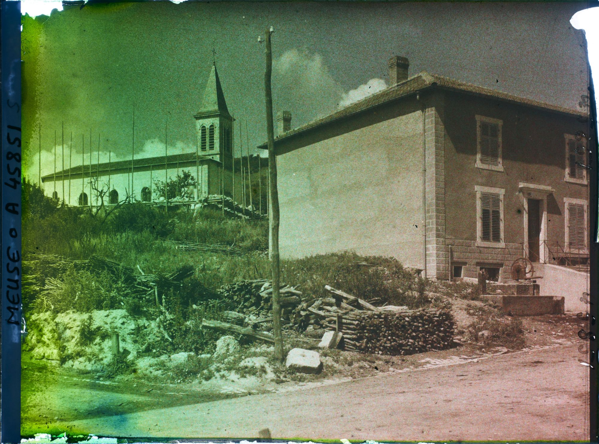 Image représentant France, Montsec, Vue vers l'Eglise