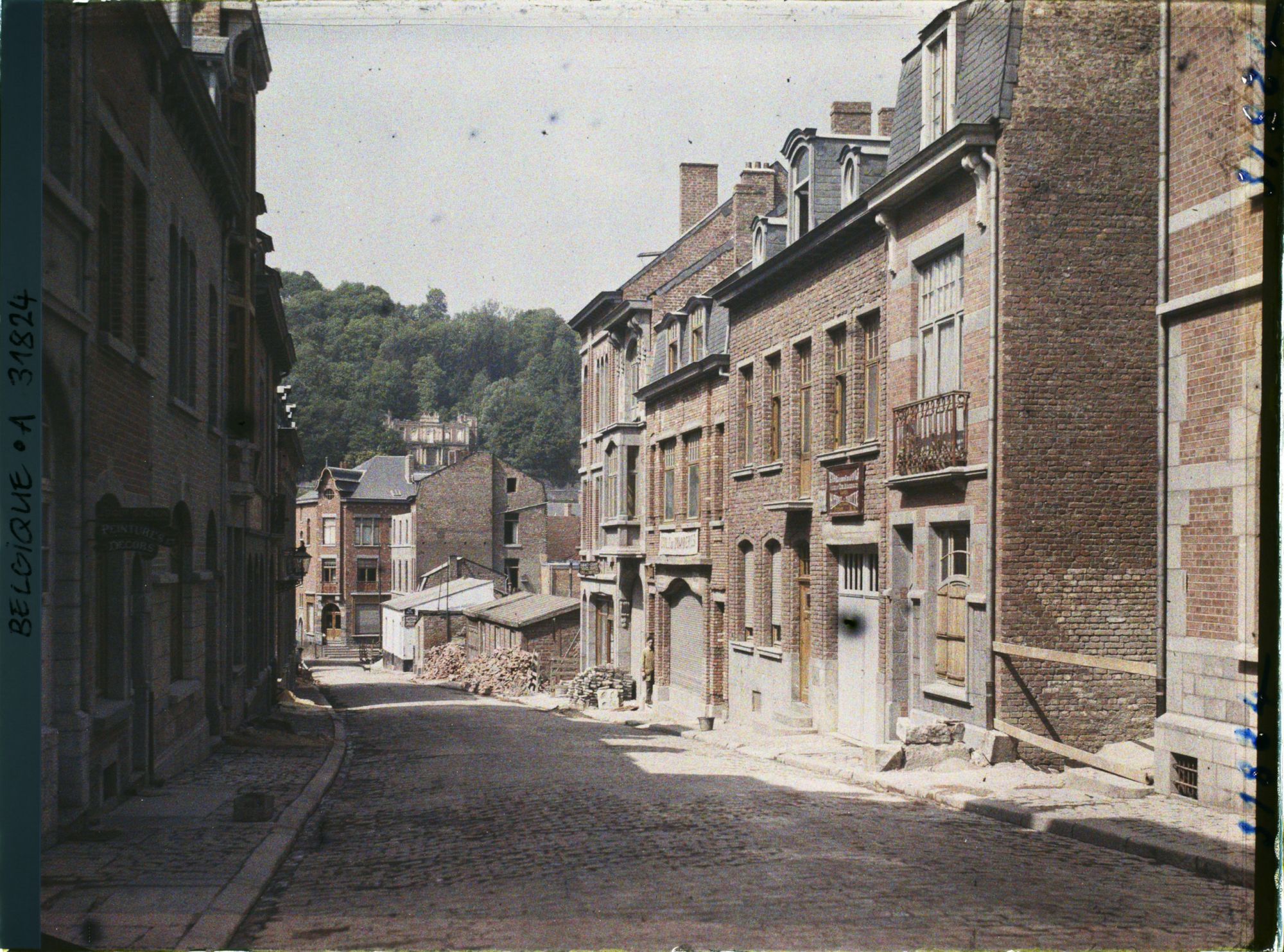 Image représentant Belgique, Dinant, Rue St Jacques, maisons rebâties