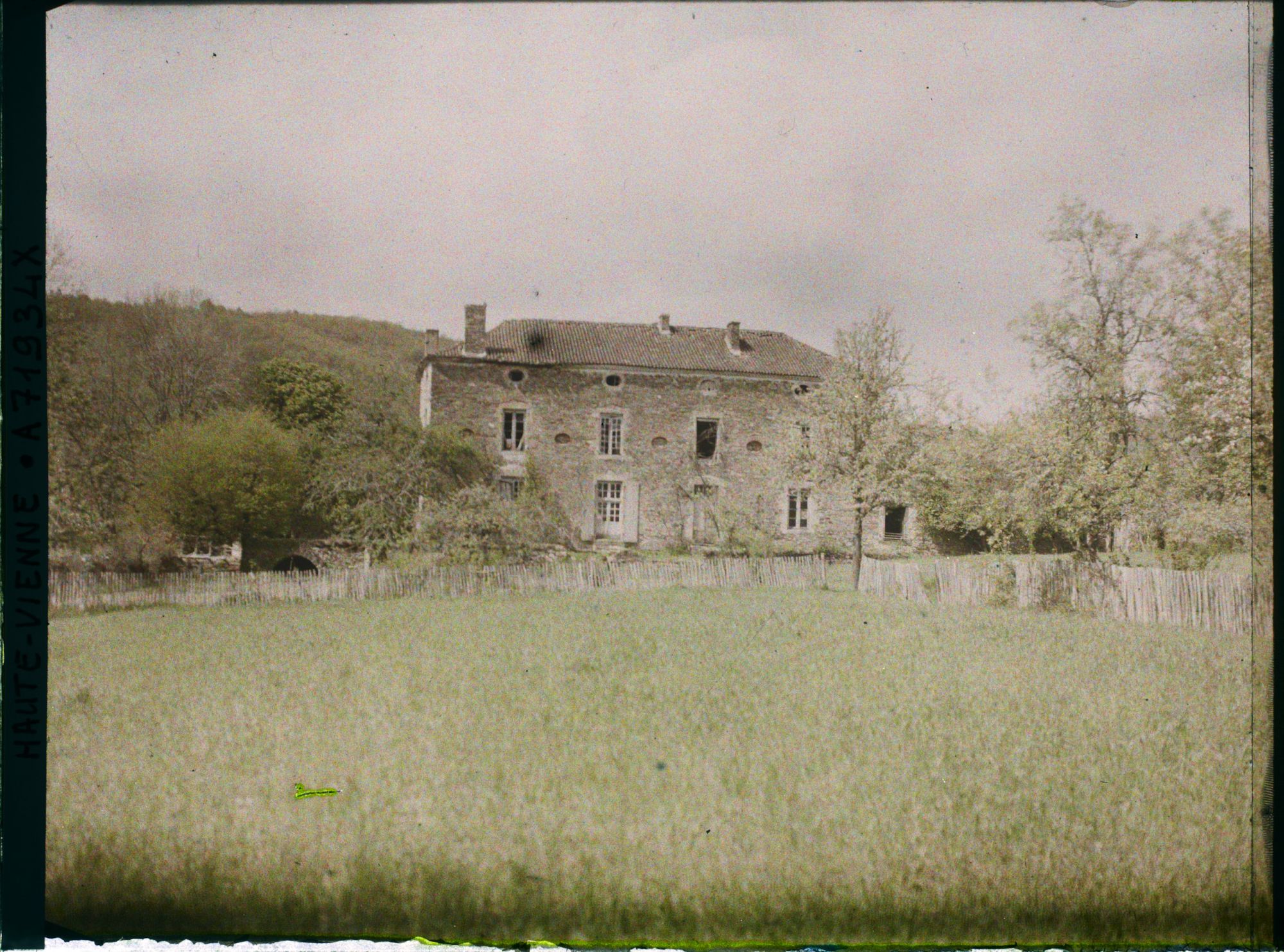 Image représentant Maison ancienne dans la campagne