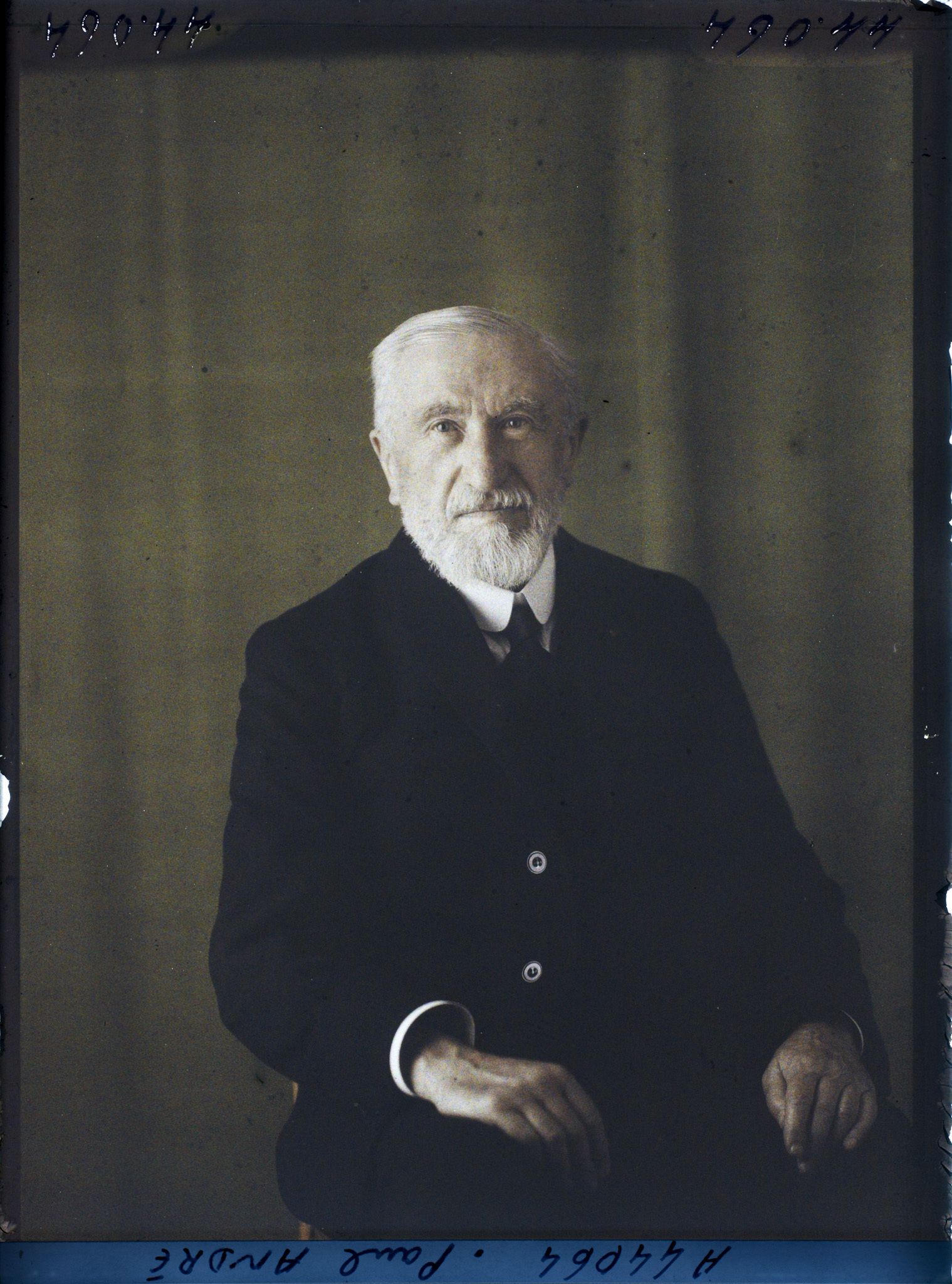 Image représentant Monsieur  https://musee-albert-kahn.s-museum.fr/home/NWQ2OTAwYzNmYjZlZTk1ZWQwODJmMjY4L2dlbmVyaWMtbm90aWNlLXRhYi9hdXRob3JpdHkvNjE3YTc5ZjVjZjhiODk2OGIzMzM3ZDIx/5d6900c3fb6ee95ed082f268/generic-notice-tab/authority/617a79ebcf8b8968b3336736 Paul André